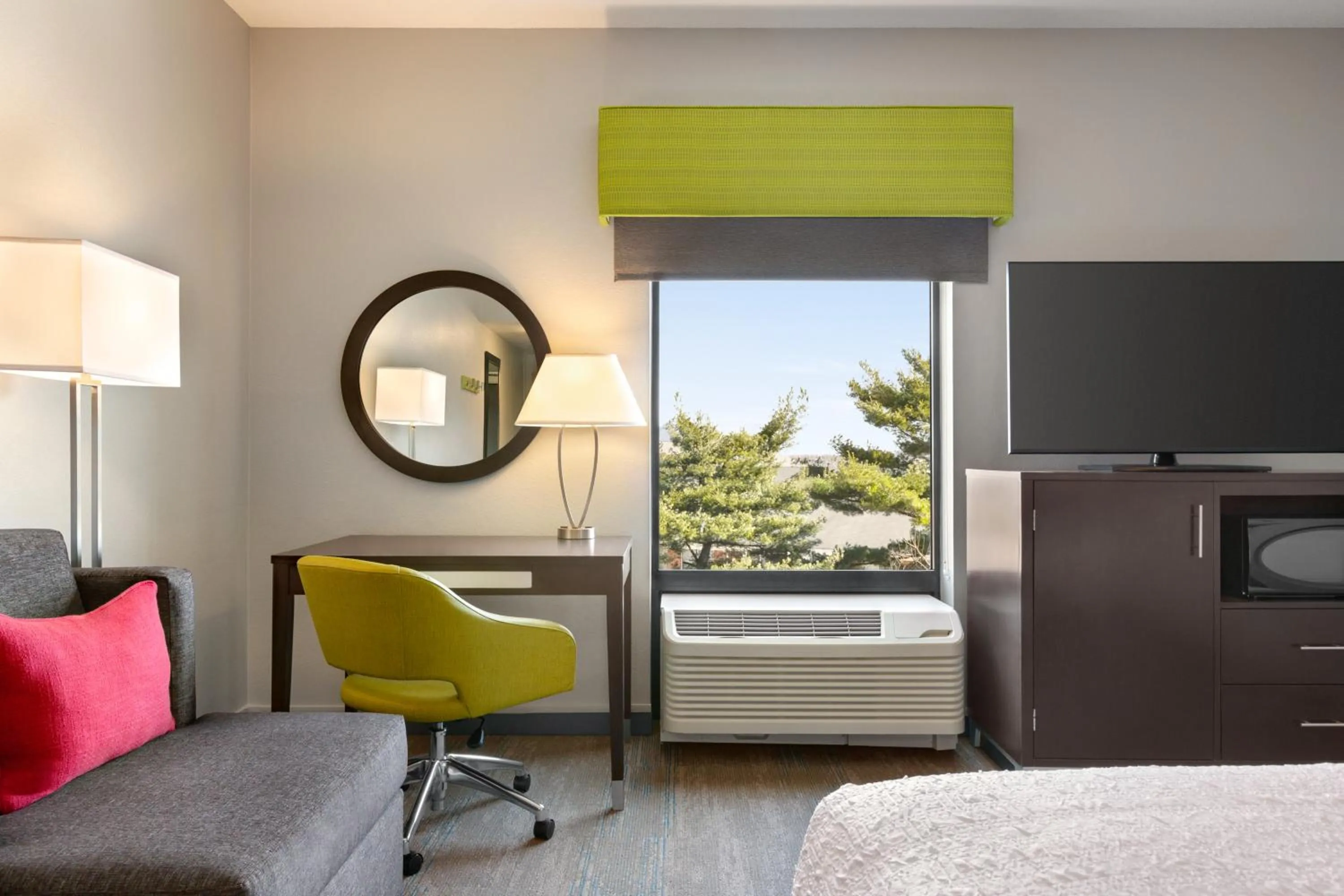 Bedroom in Hampton Inn & Suites York South