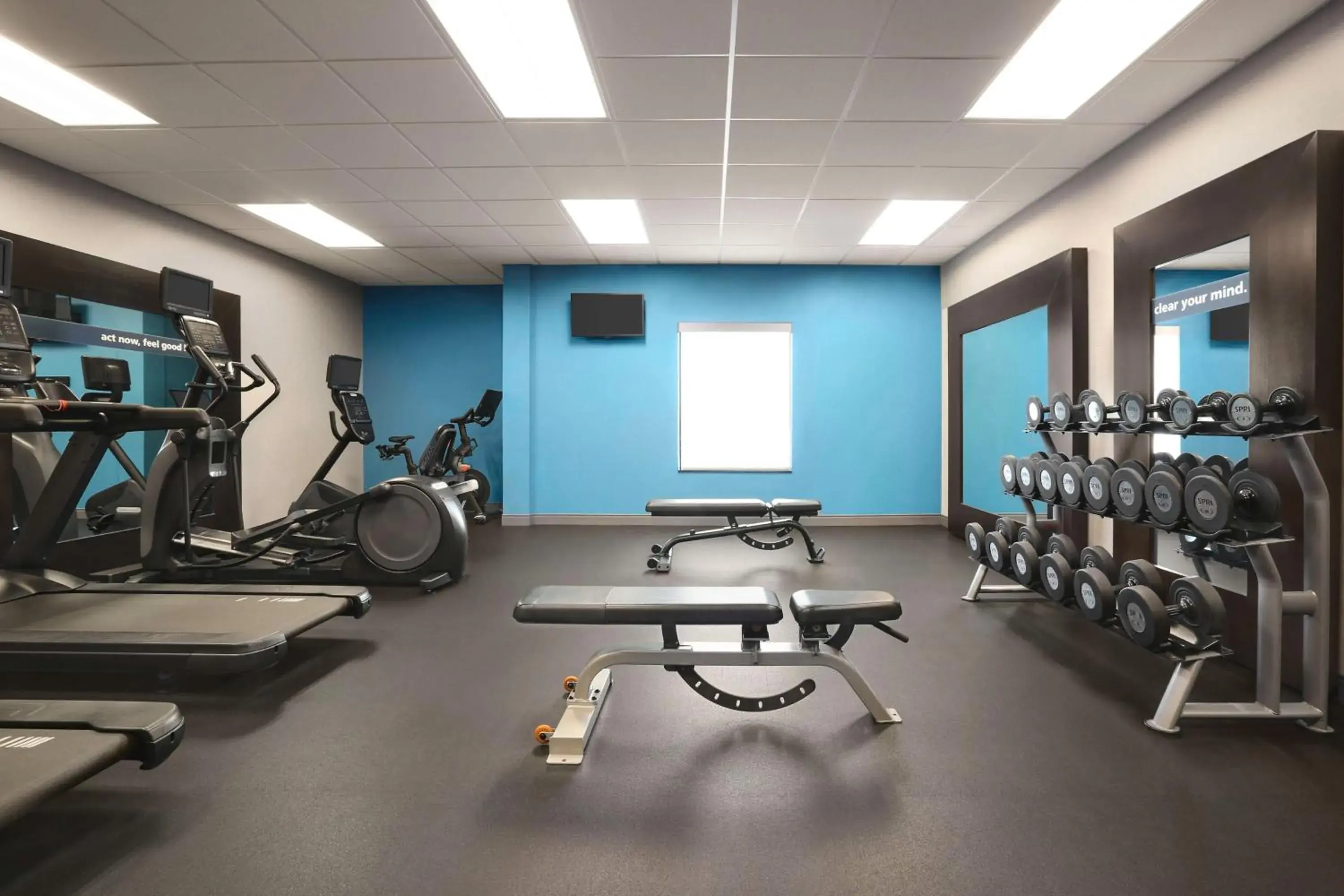 Fitness centre/facilities in Hampton Inn & Suites York South Fitness centre/facilities in Hampton Inn & Suites York South