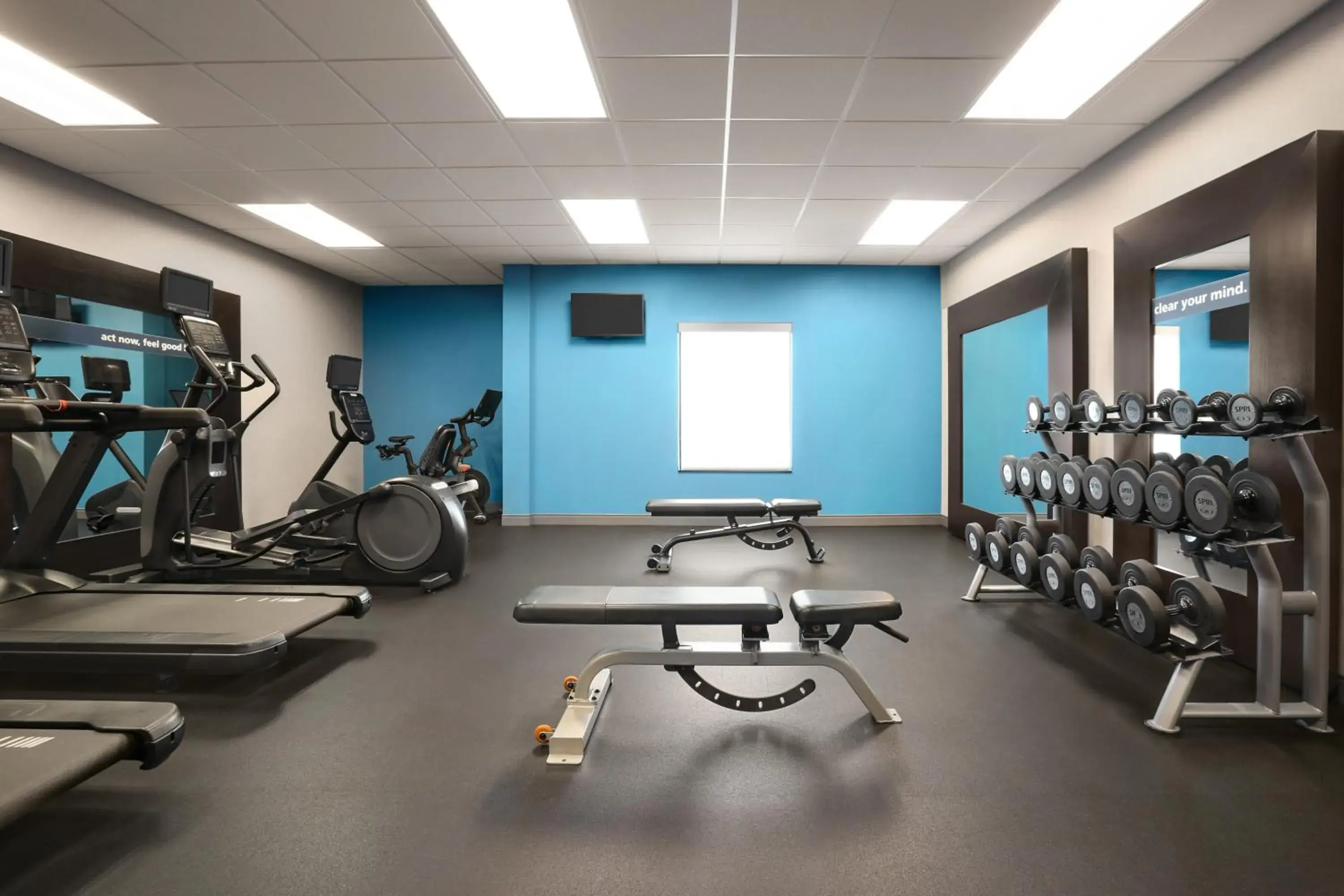 Fitness centre/facilities in Hampton Inn & Suites York South Fitness centre/facilities in Hampton Inn & Suites York South