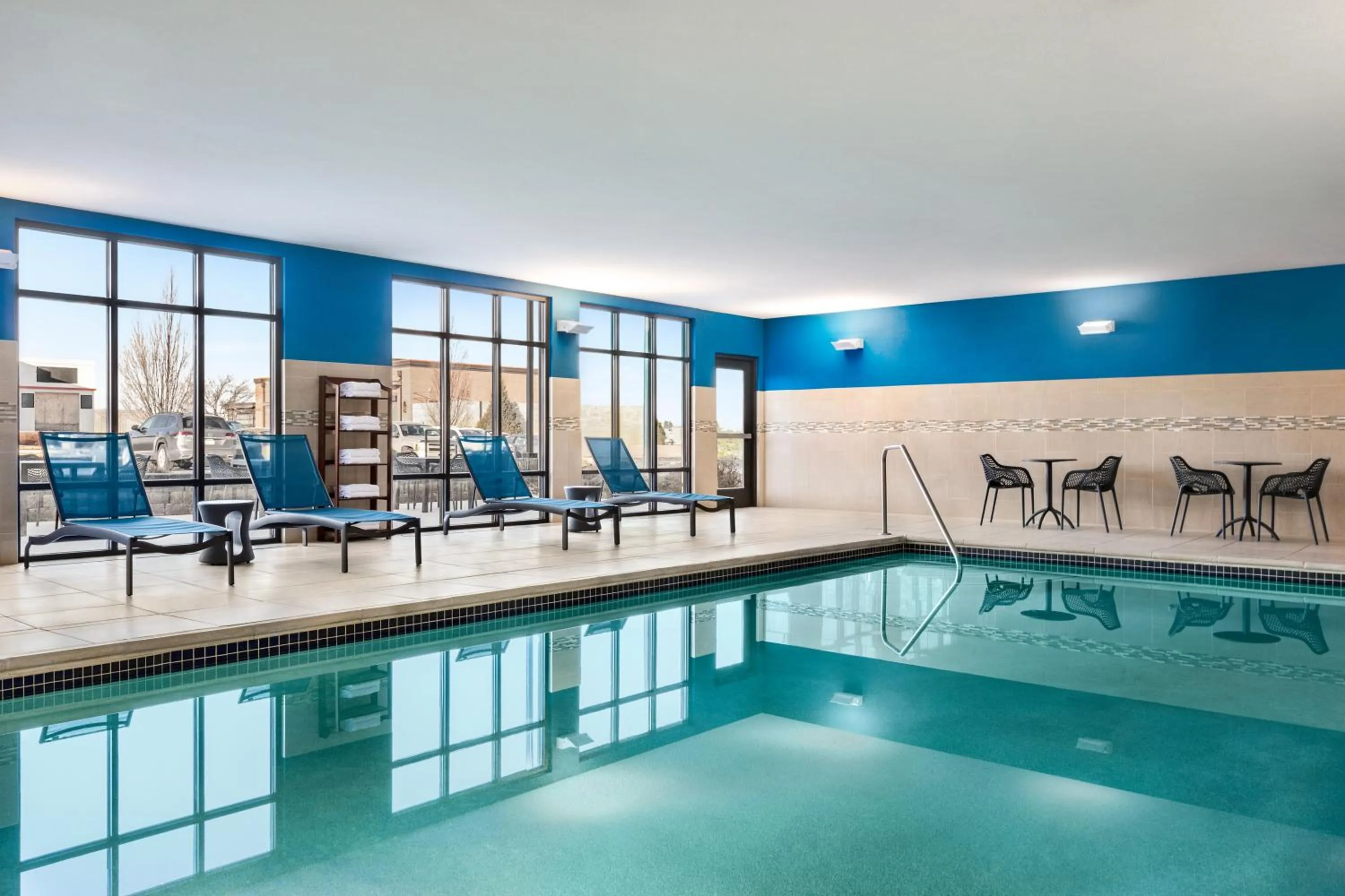 Swimming pool in Hampton Inn & Suites York South