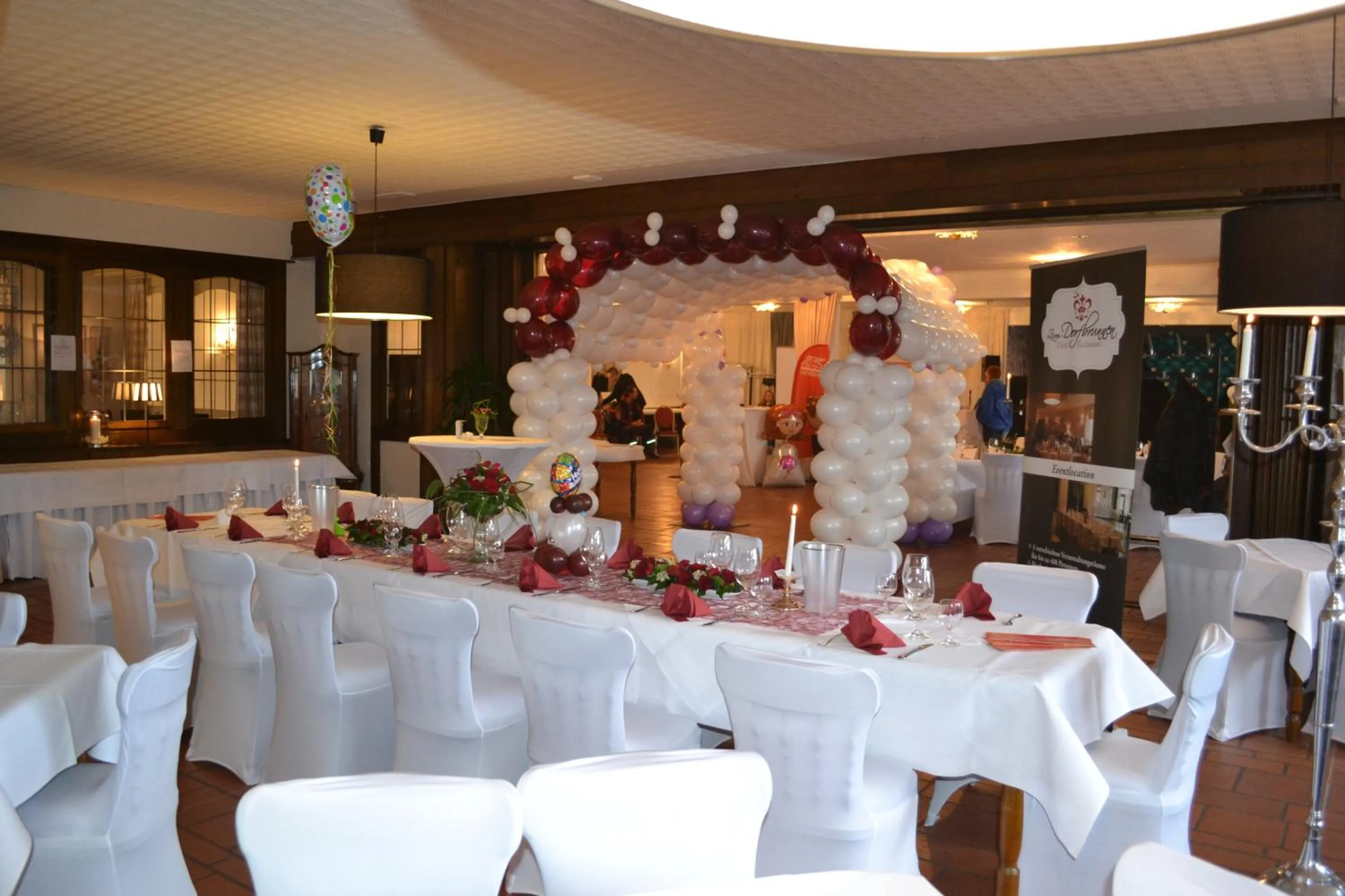 Restaurant/places to eat in Hotel Garni Zum Dorfbrunnen