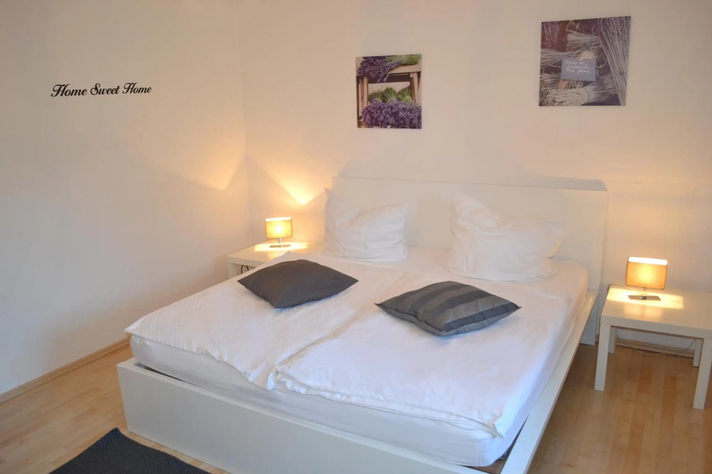 Bed in Hotel Garni Zum Dorfbrunnen