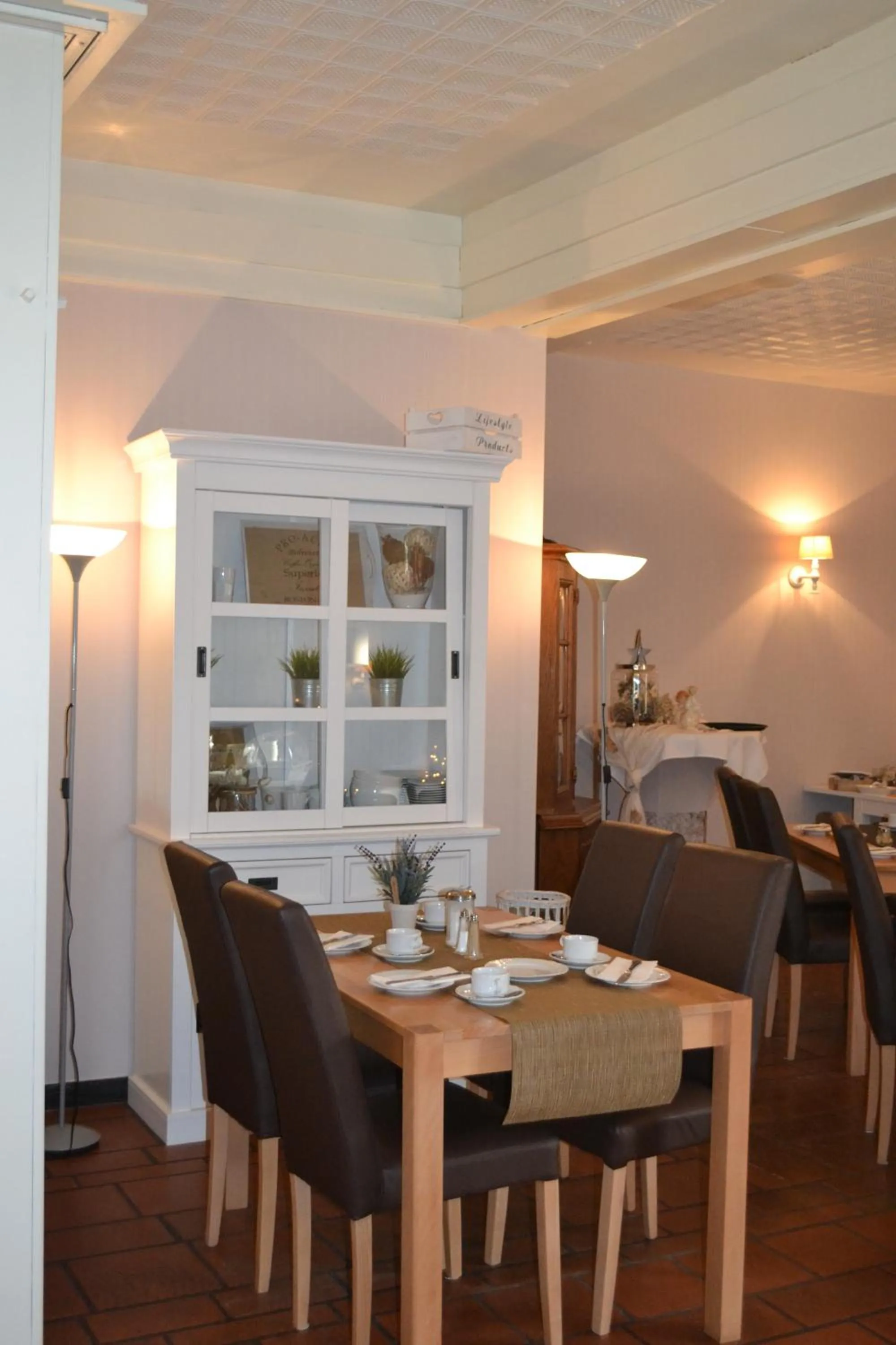 Restaurant/places to eat in Hotel Garni Zum Dorfbrunnen