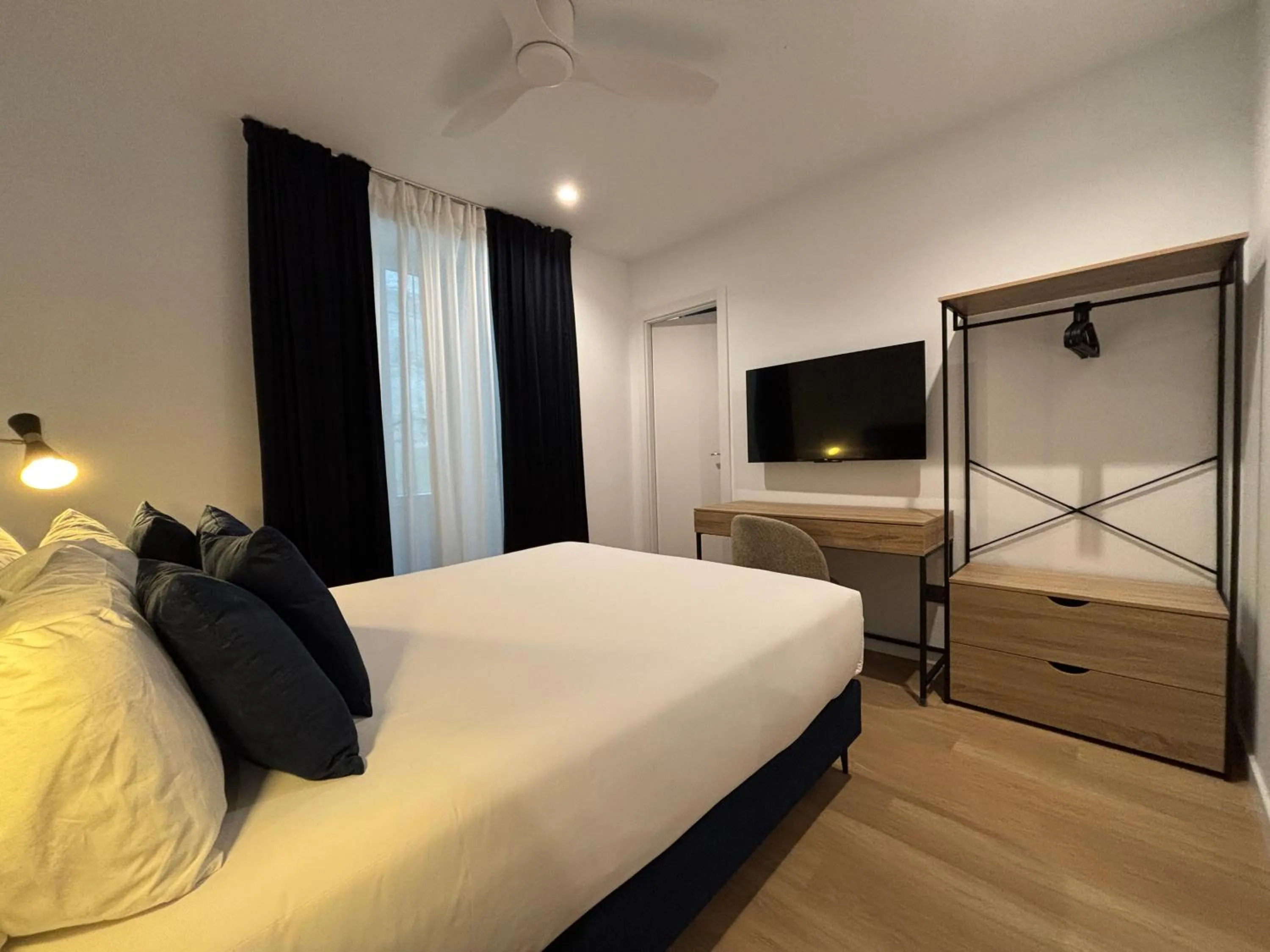 Photo of the whole room, Bed in Arenal Suites Bilbao