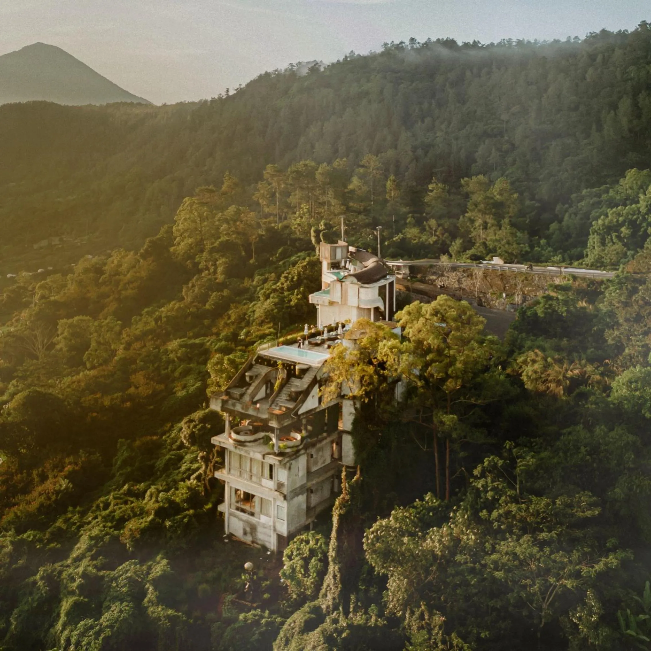 Property building in Desa Oculus