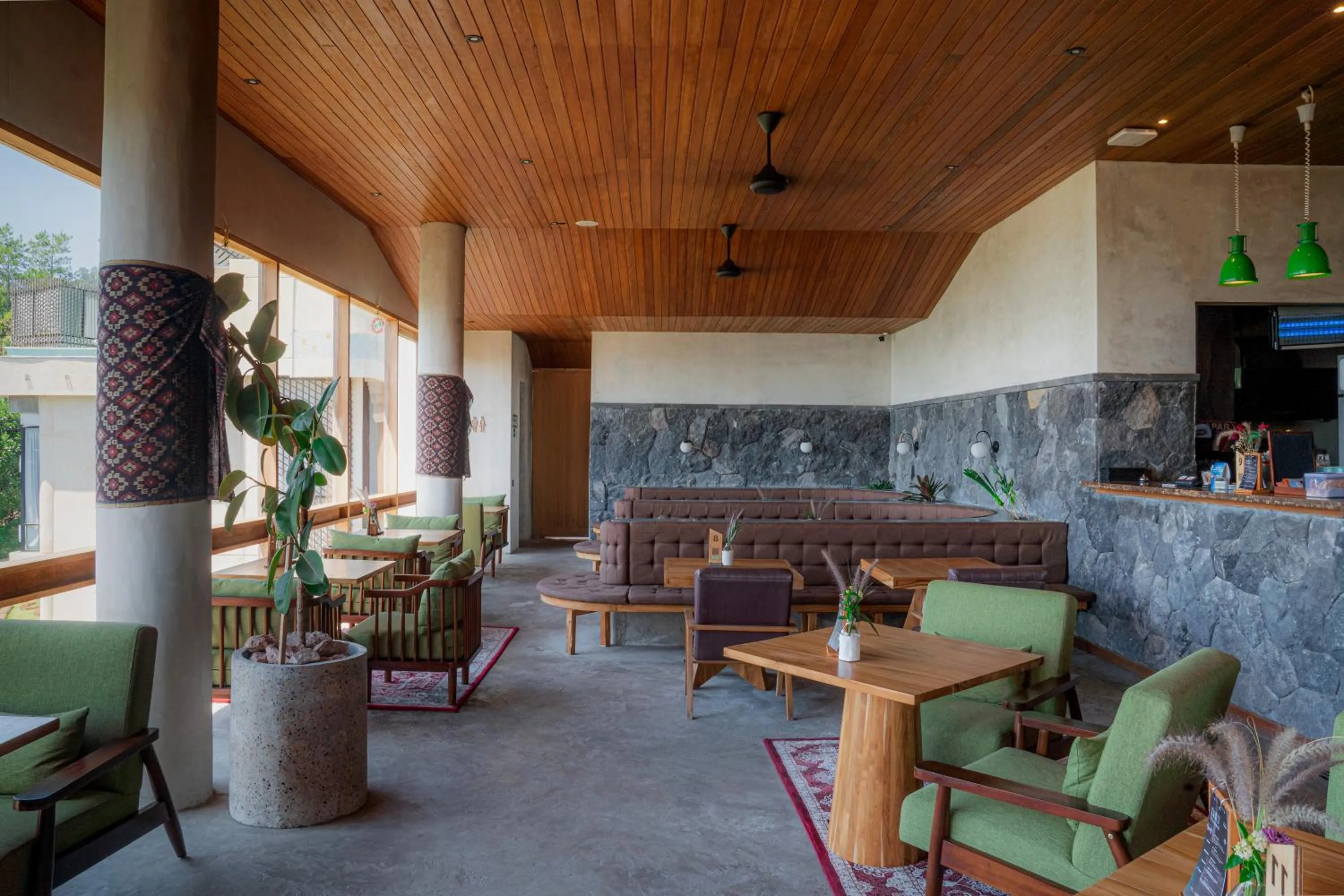 Restaurant/places to eat in Desa Oculus