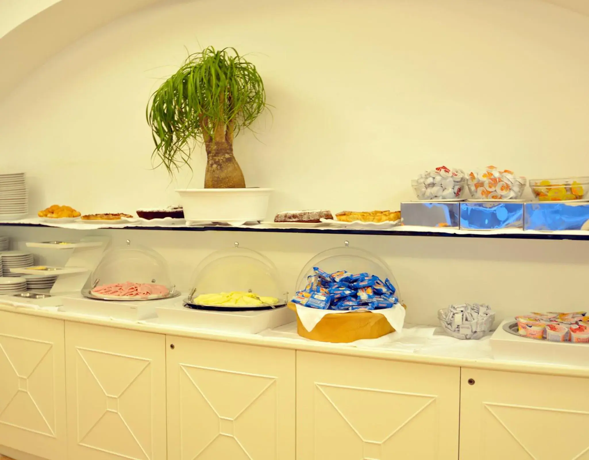 Food and drinks in Villa Romana Hotel & Spa Food and drinks in Villa Romana Hotel & Spa