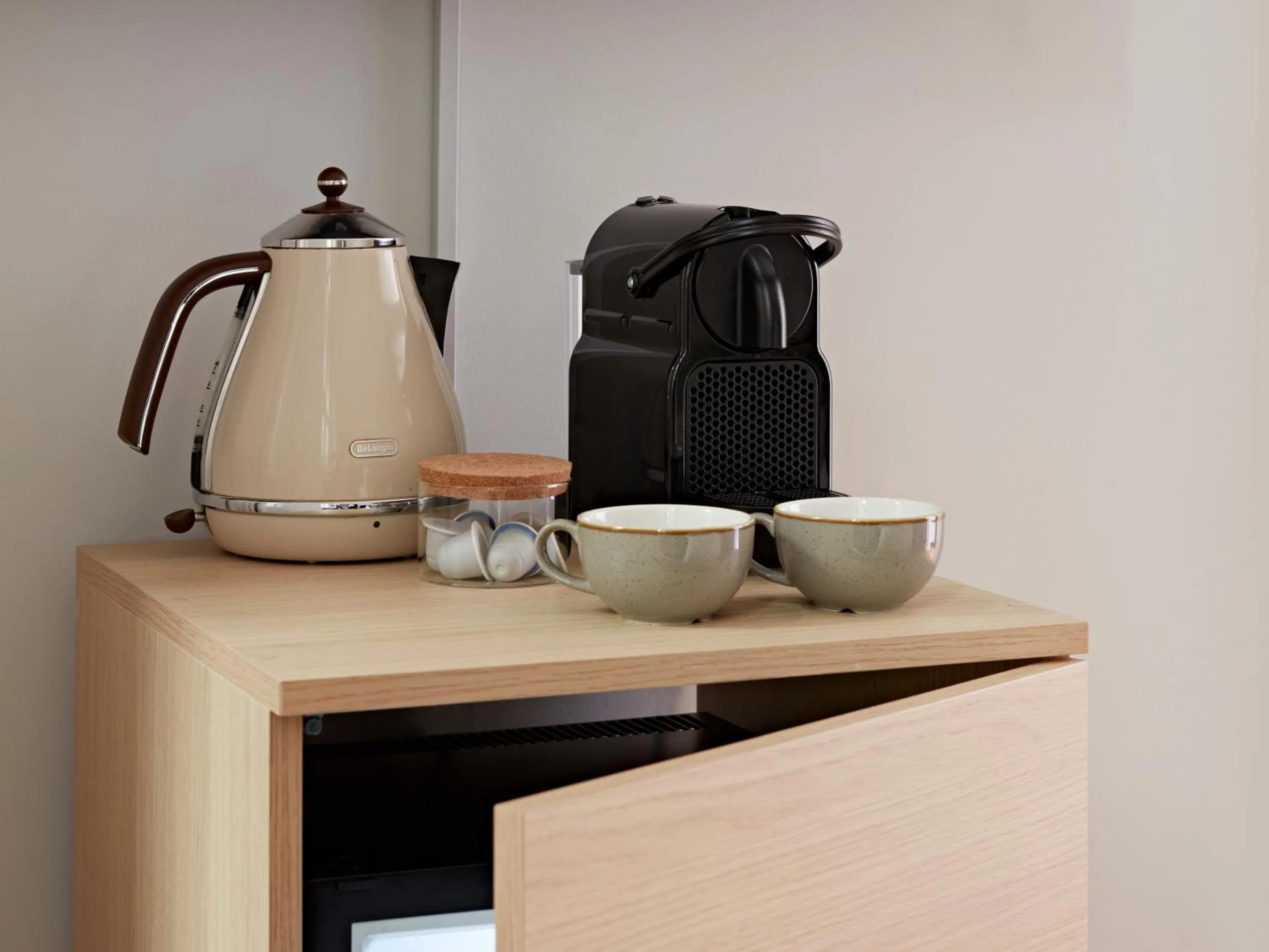 Coffee/tea facilities in Numa Berlin Novela