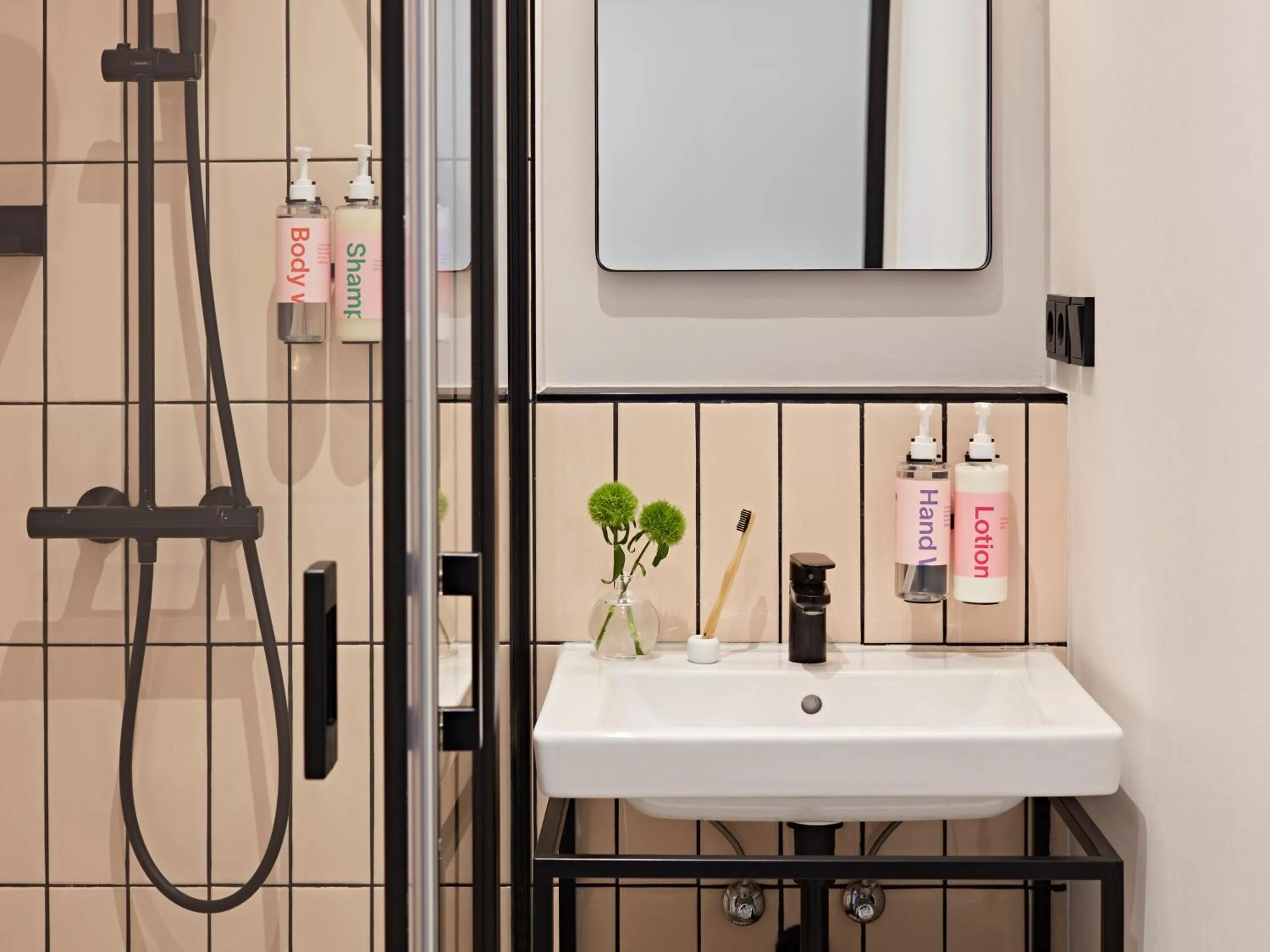 Bathroom in Numa Berlin Novela