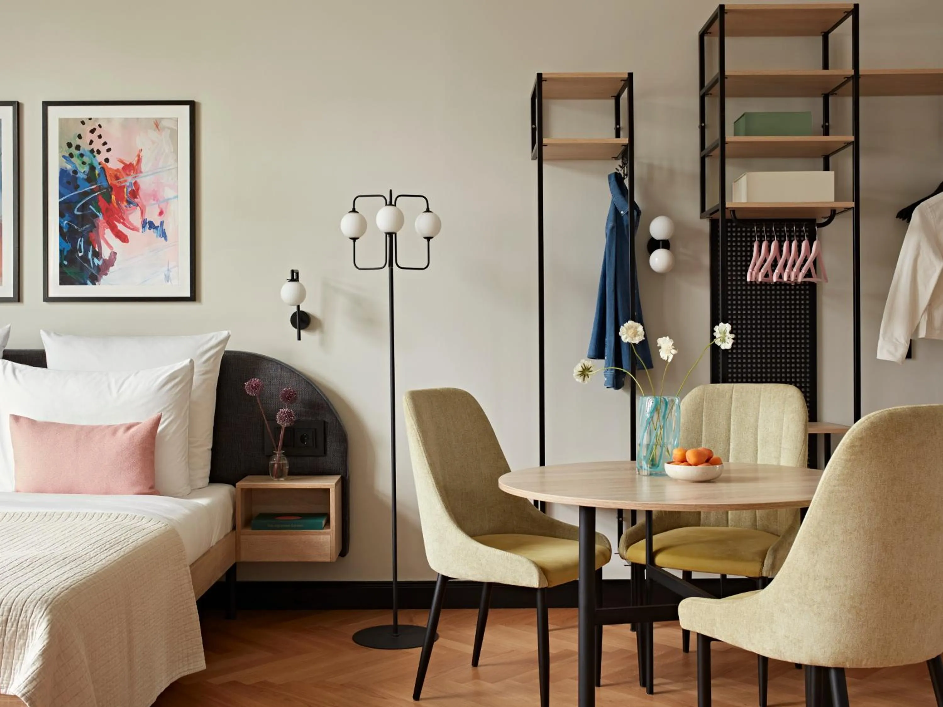 Bed in Numa Berlin Novela