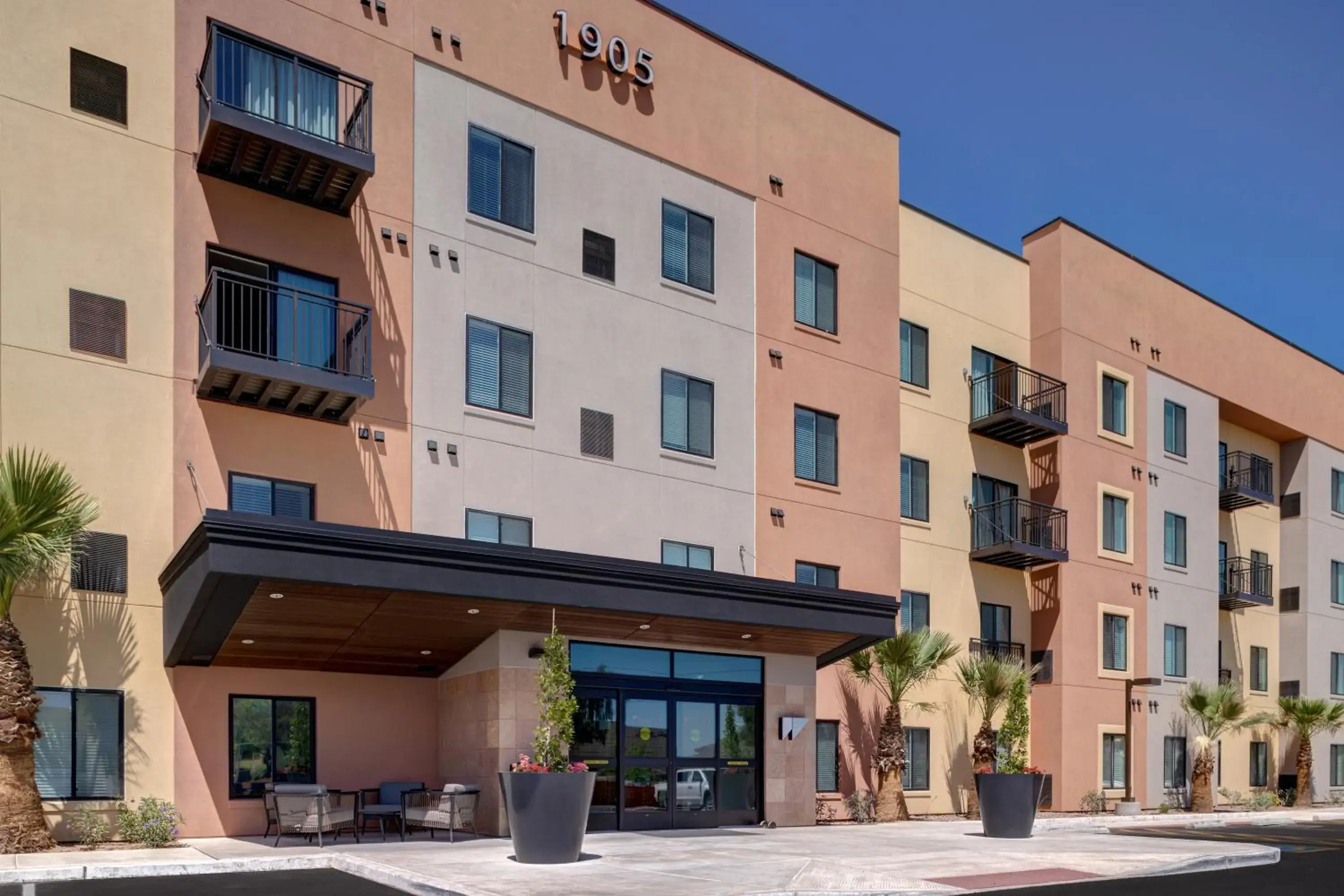 Property building in WaterWalk Extended Stay by Wyndham Phoenix N Happy Valley Property building in WaterWalk Extended Stay by Wyndham Phoenix N Happy Valley