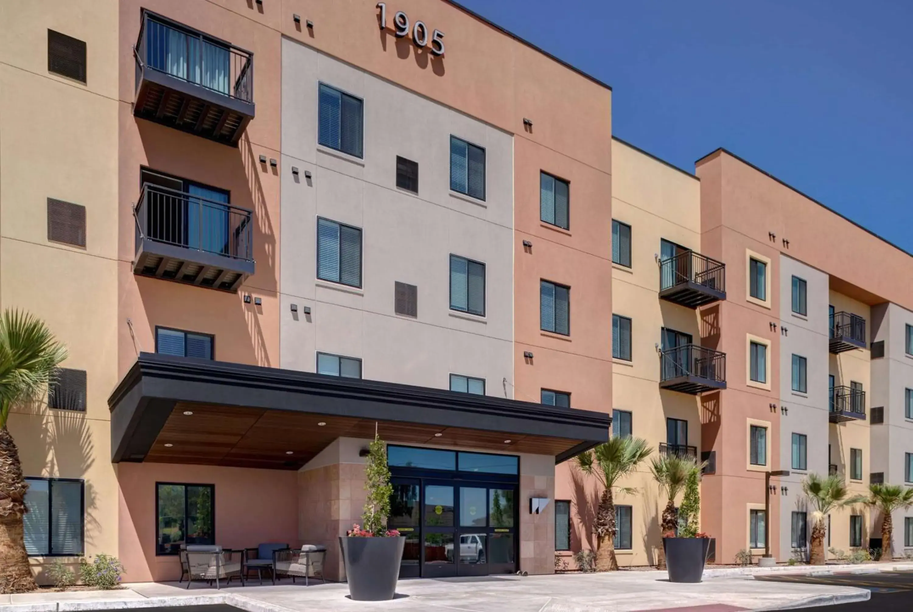 Property building in WaterWalk Extended Stay by Wyndham Phoenix N Happy Valley Property building in WaterWalk Extended Stay by Wyndham Phoenix N Happy Valley