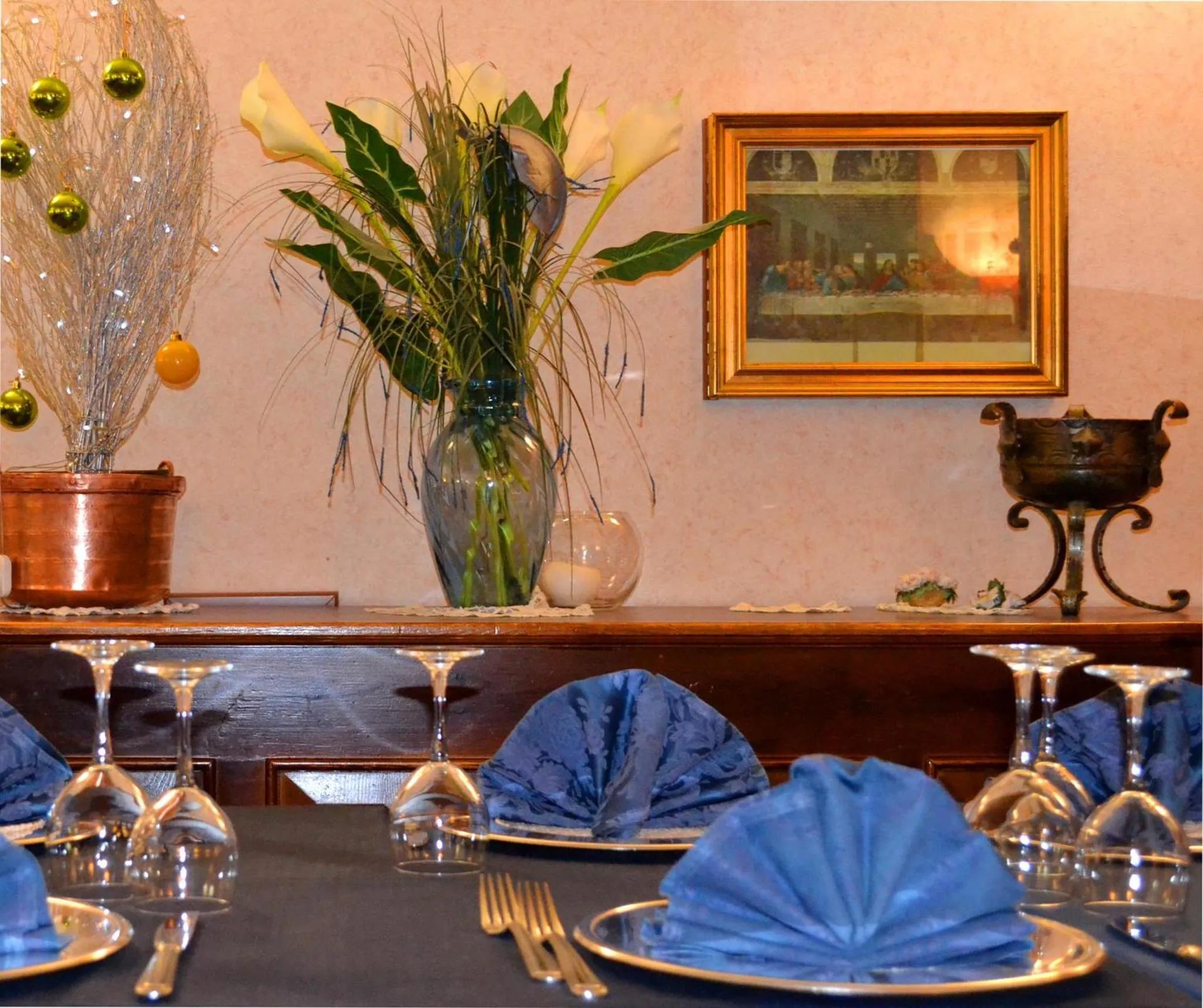 Restaurant/places to eat in Hotel Victoria