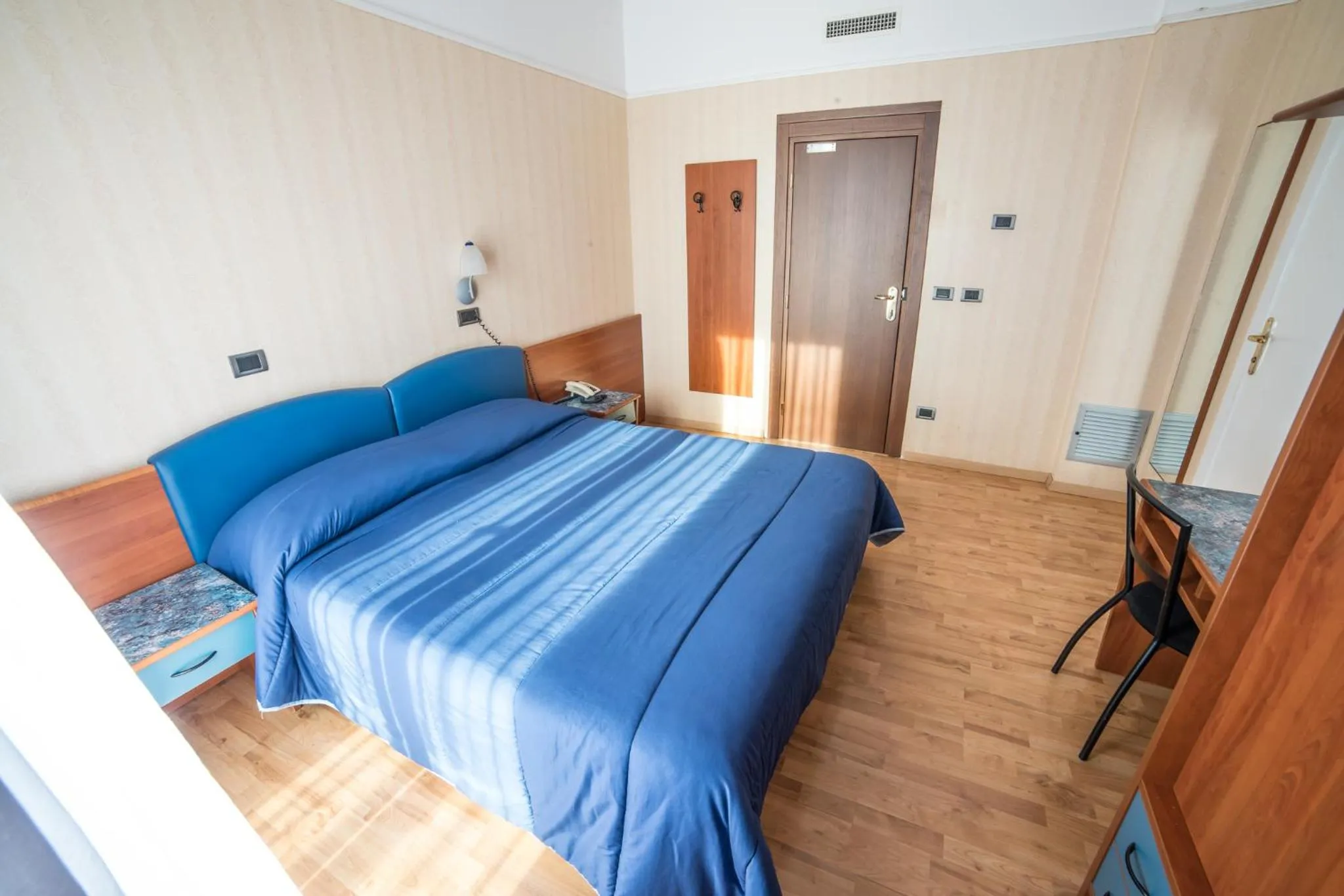 Bed in Hotel Victoria