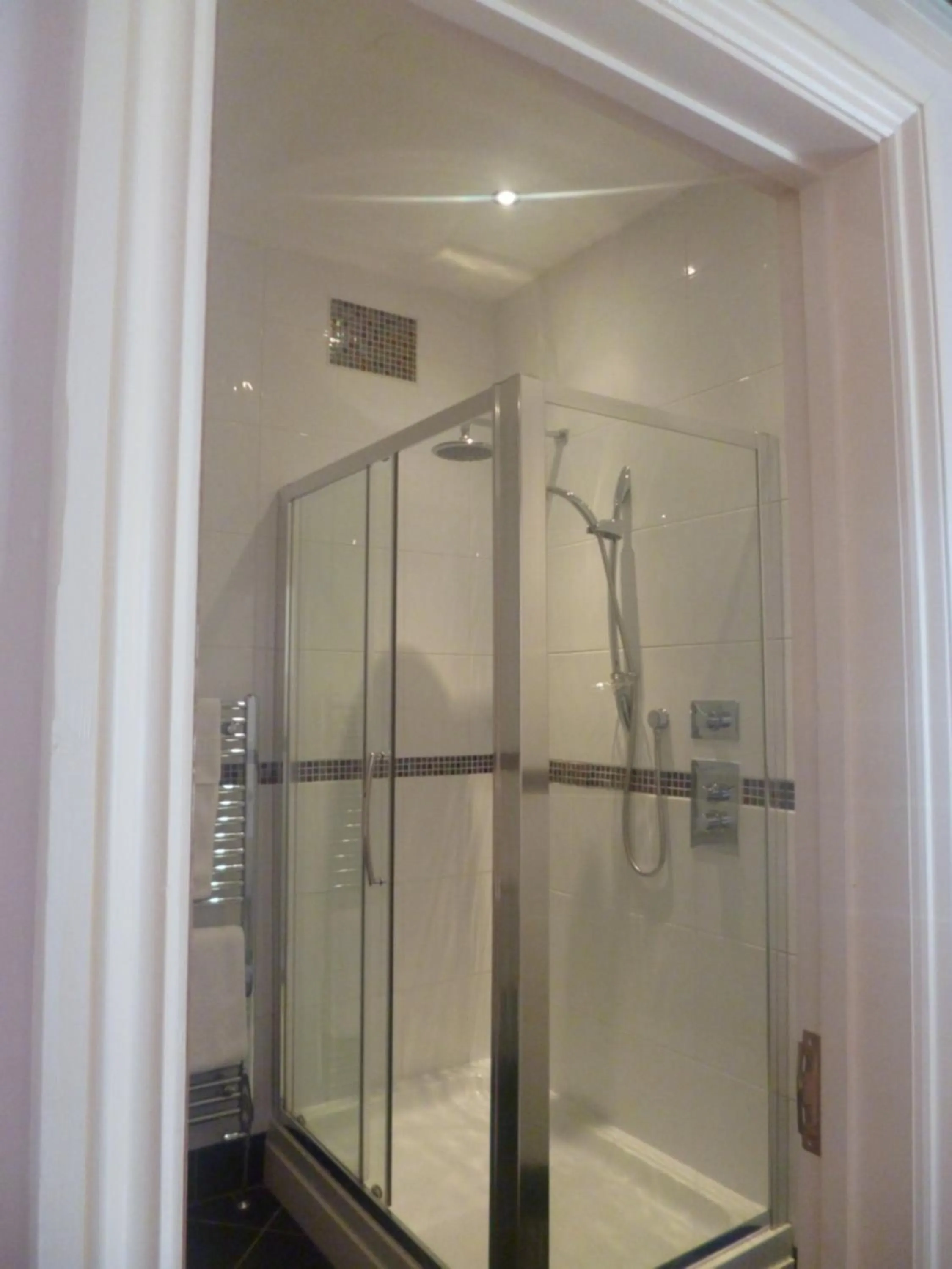 Shower in Castle Hotel