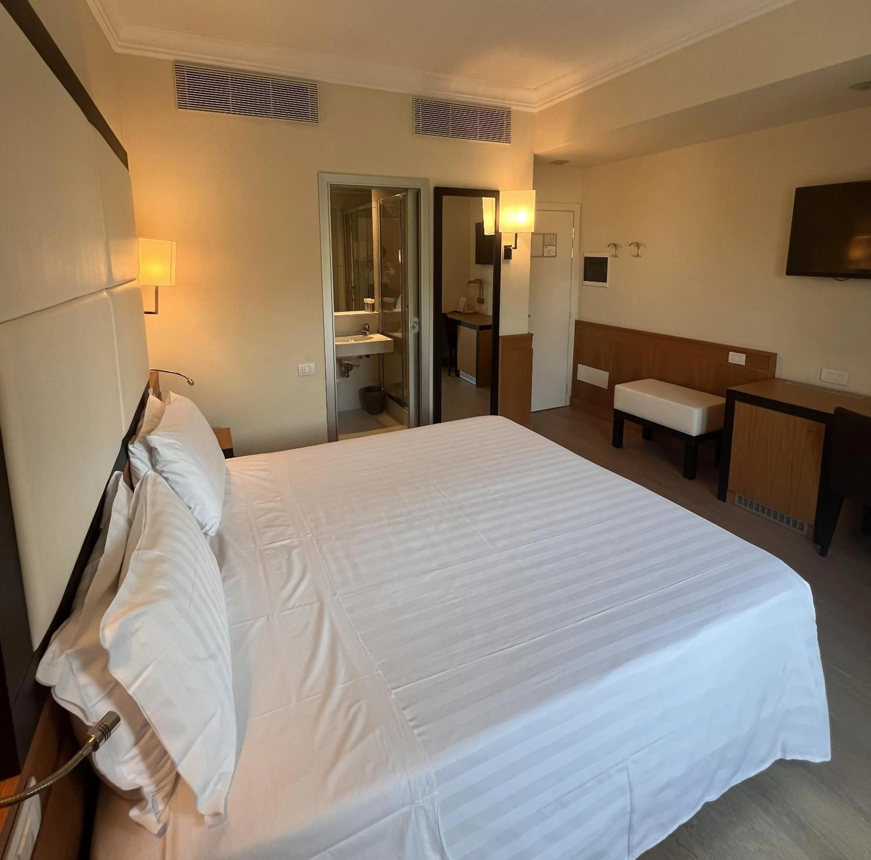 Bedroom, Bed in Hotel Daniel & Ristorante Cocchi