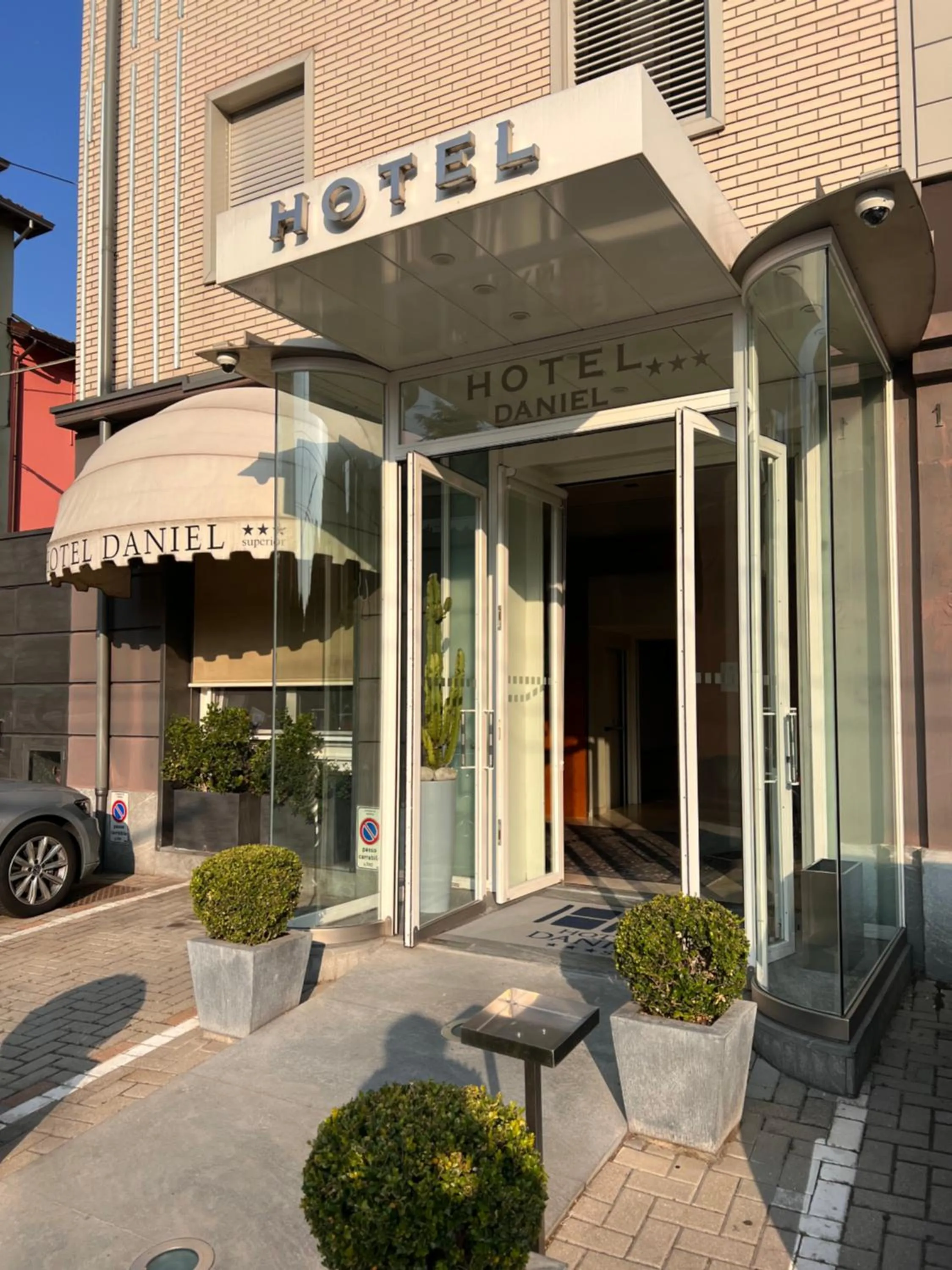 Property building in Hotel Daniel & Ristorante Cocchi