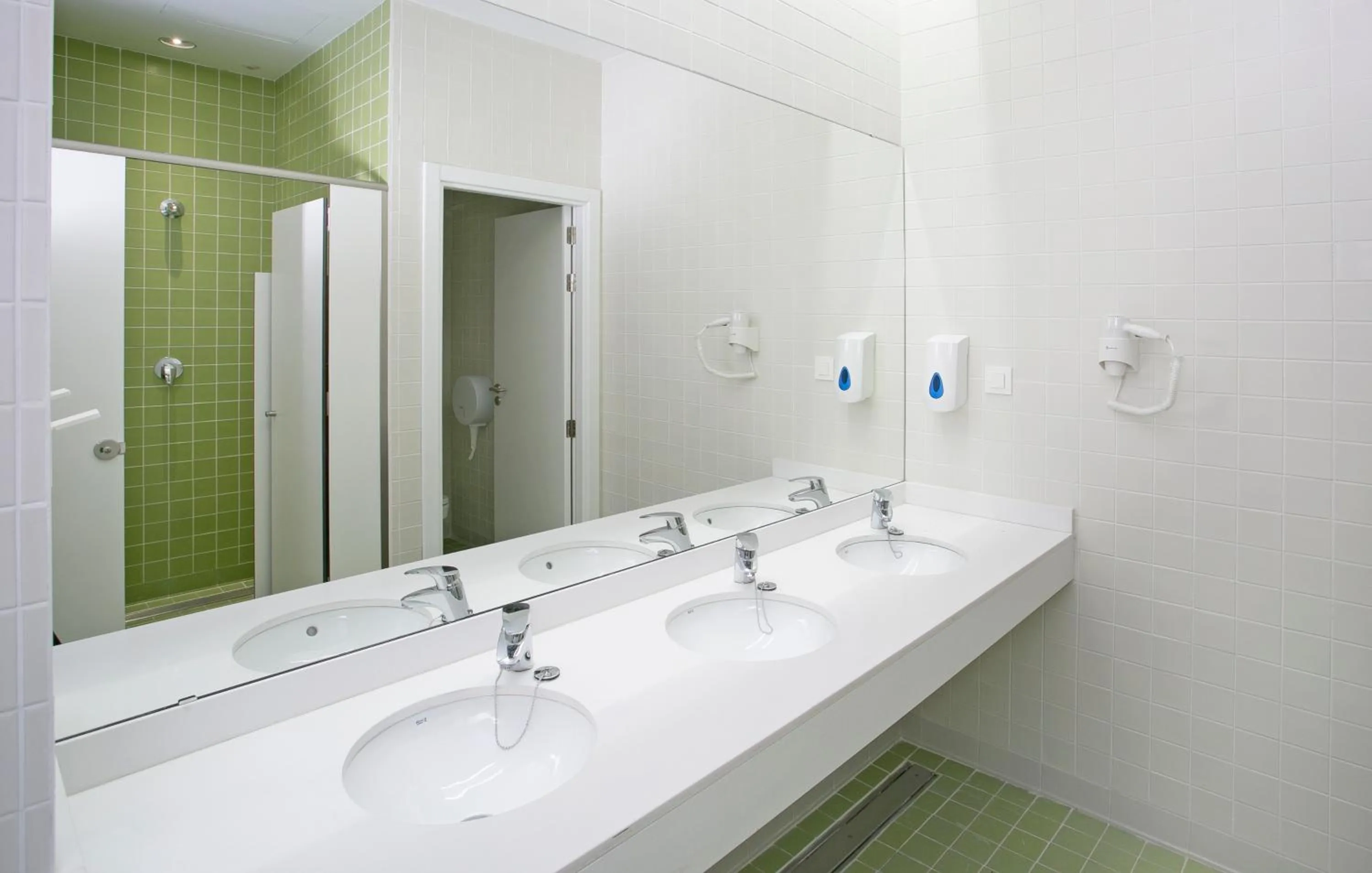 Toilet in Sant Jordi Hostels Rock Palace