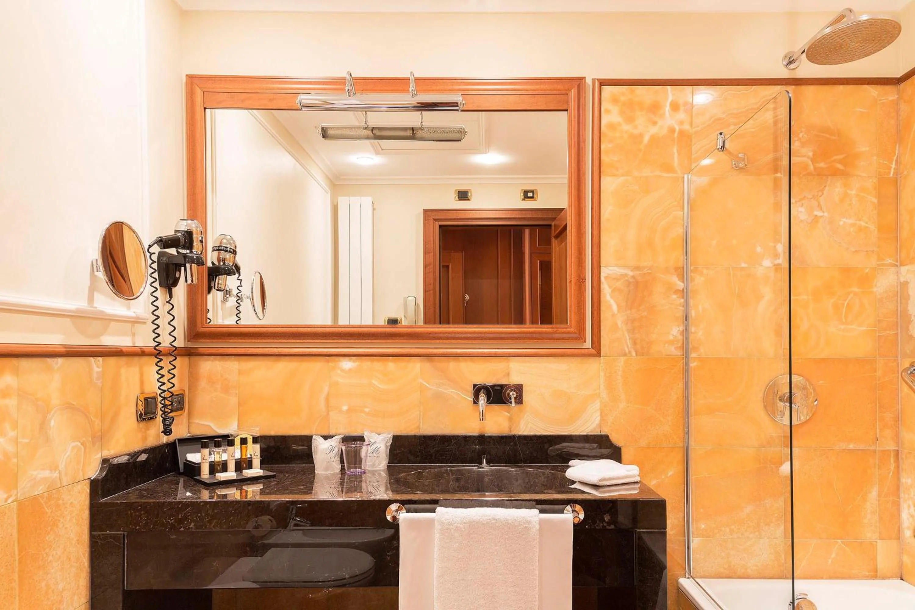 Bathroom in Hotel Manzoni