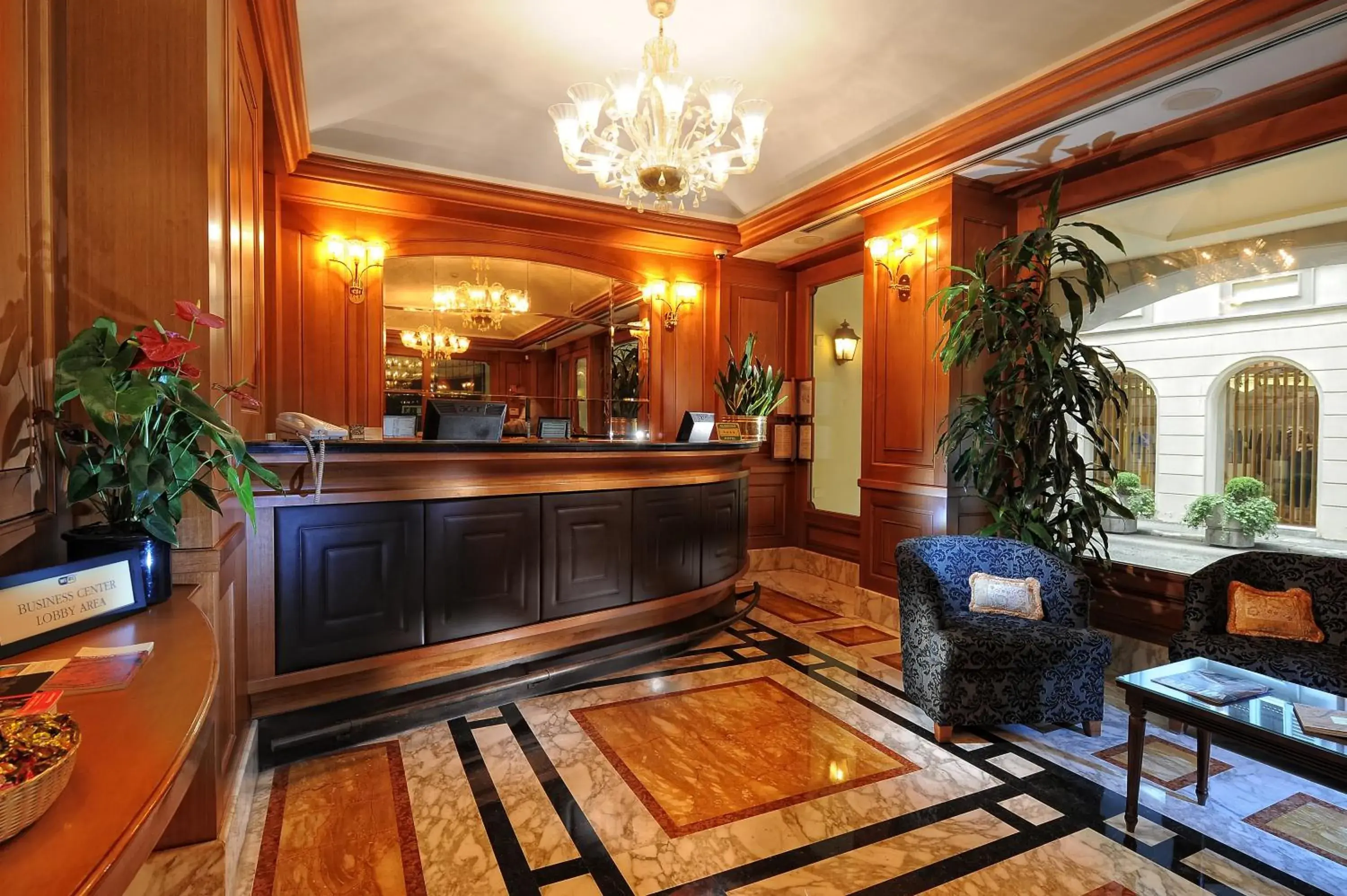 Lobby or reception in Hotel Manzoni Lobby or reception in Hotel Manzoni