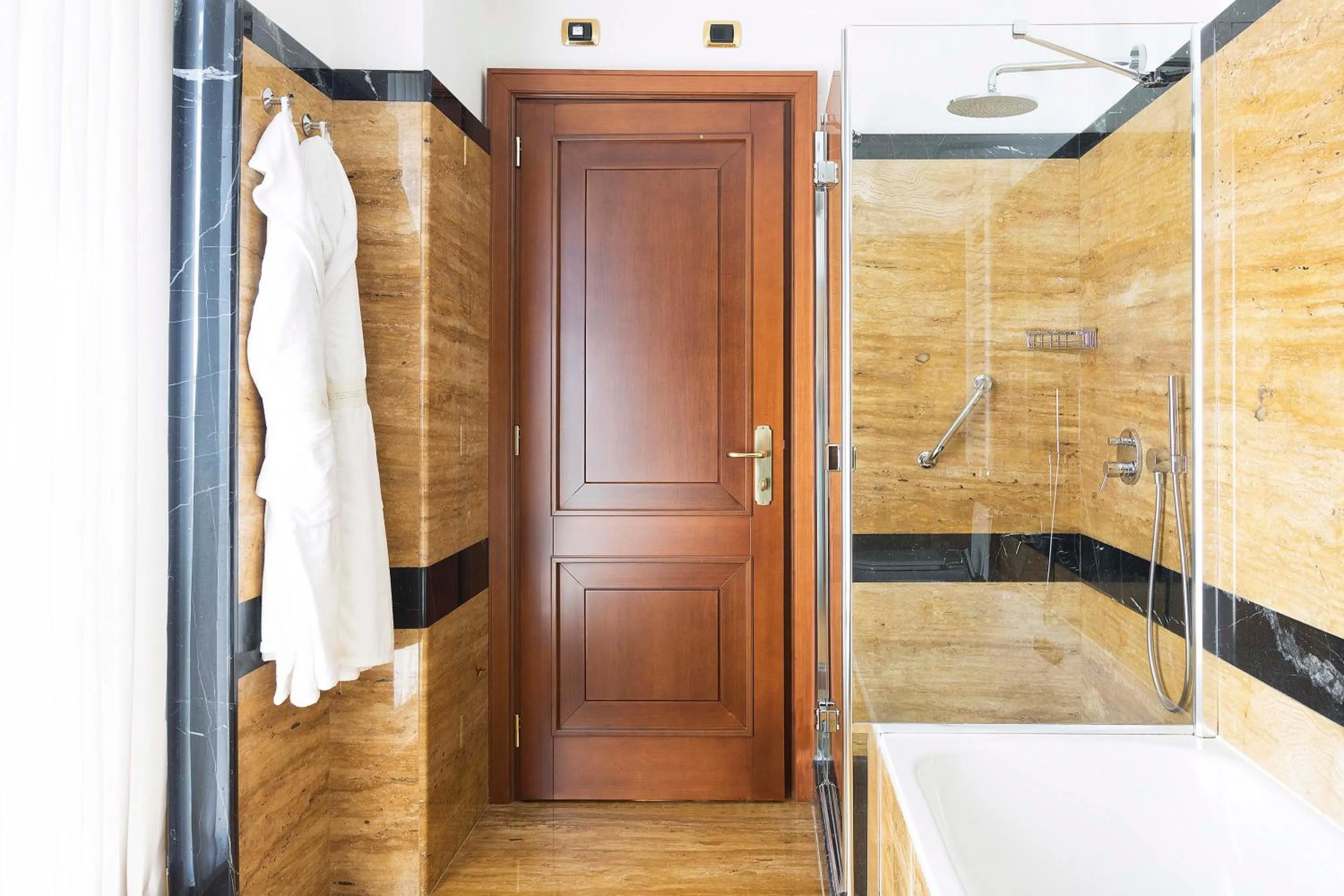 Bathroom in Hotel Manzoni