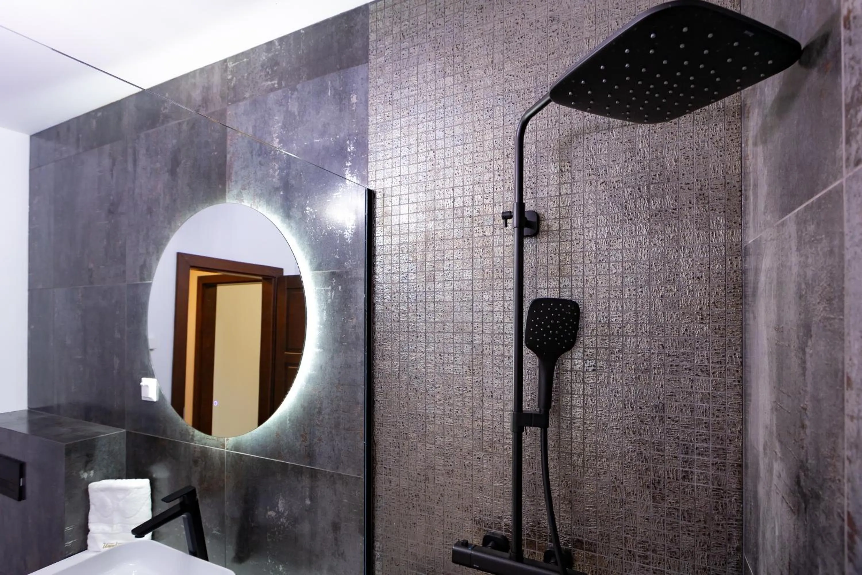 Shower in Wanderer Sighisoara