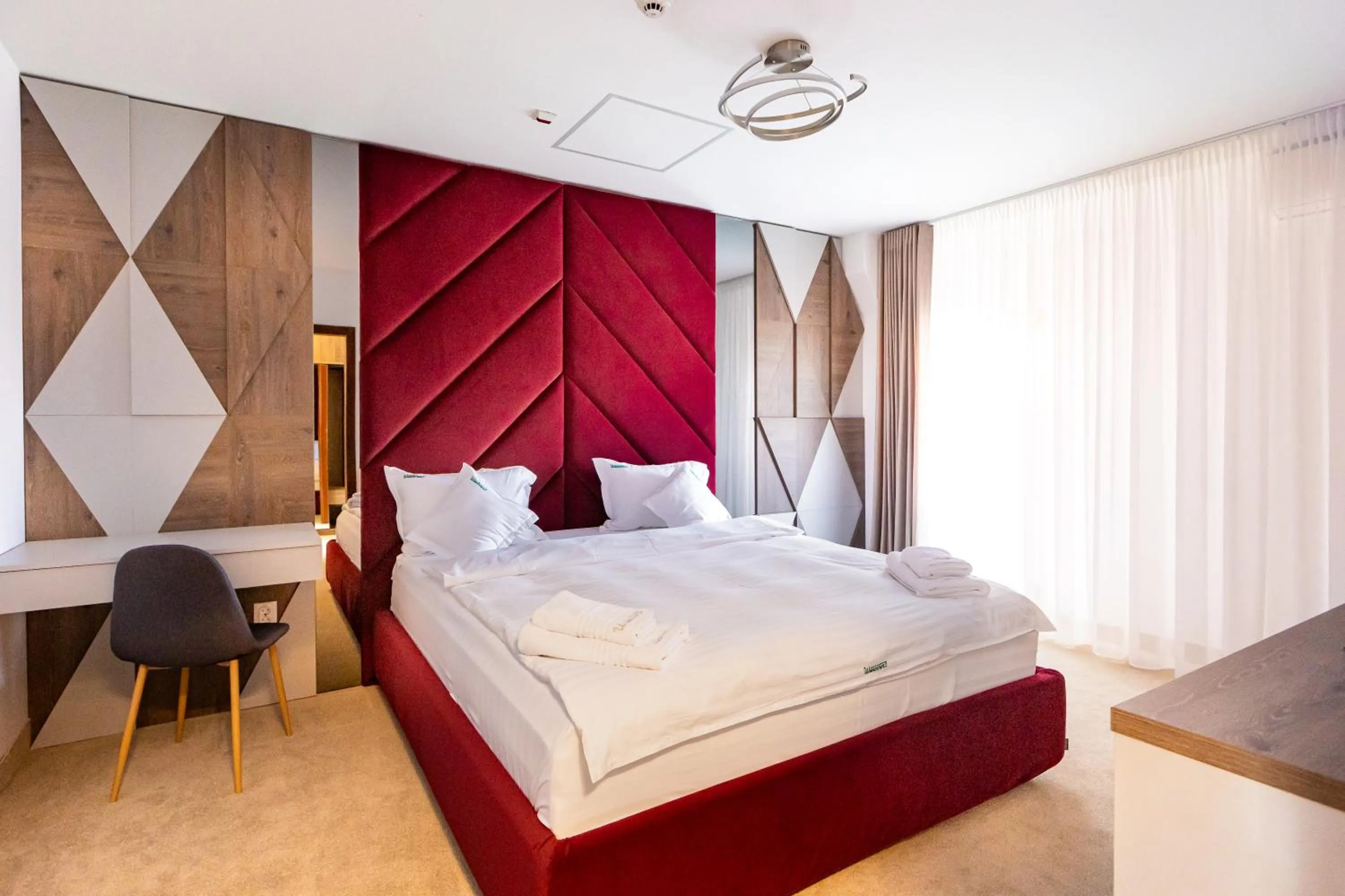 Photo of the whole room, Bed in Wanderer Sighisoara