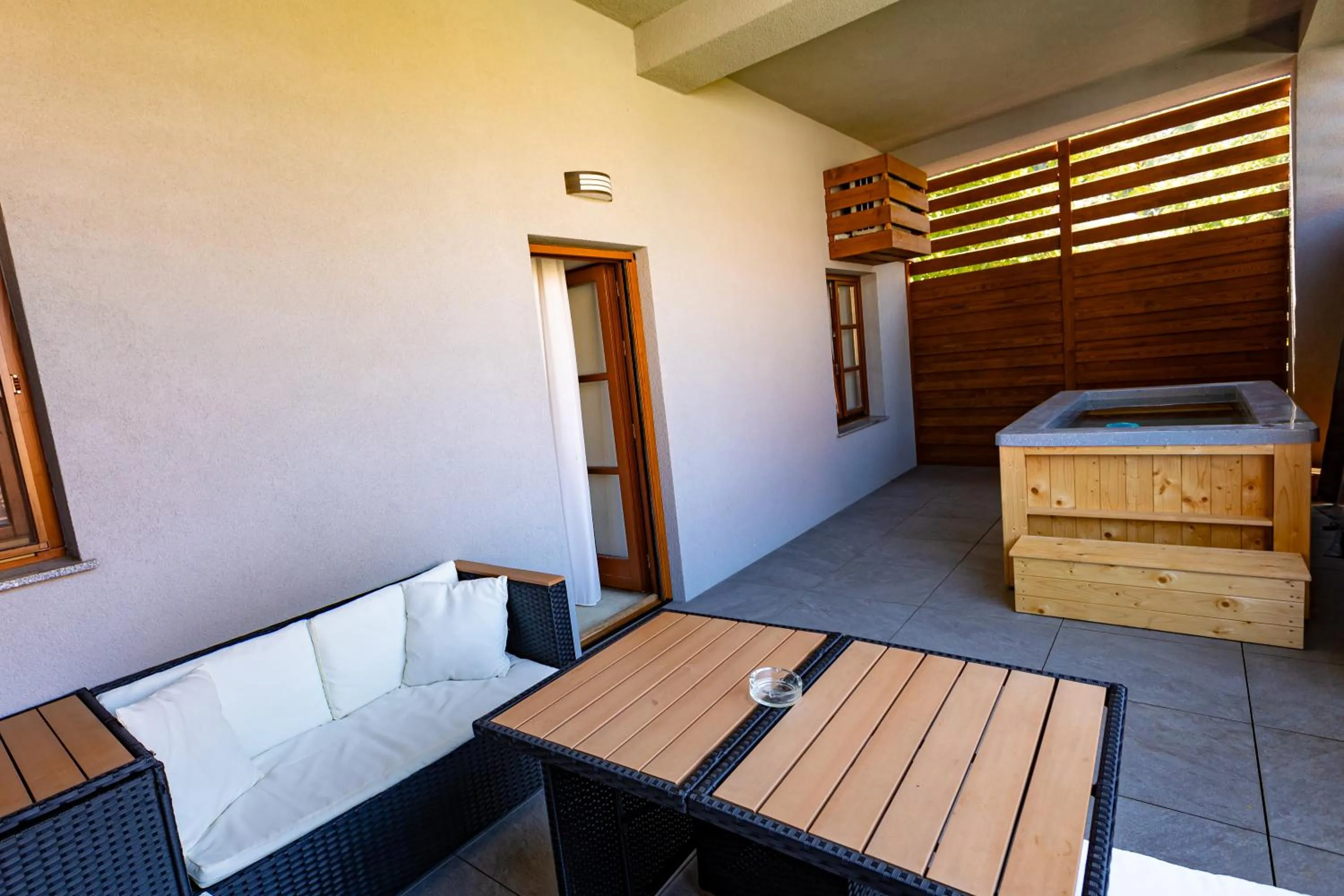 Hot Tub, Bed in Wanderer Sighisoara