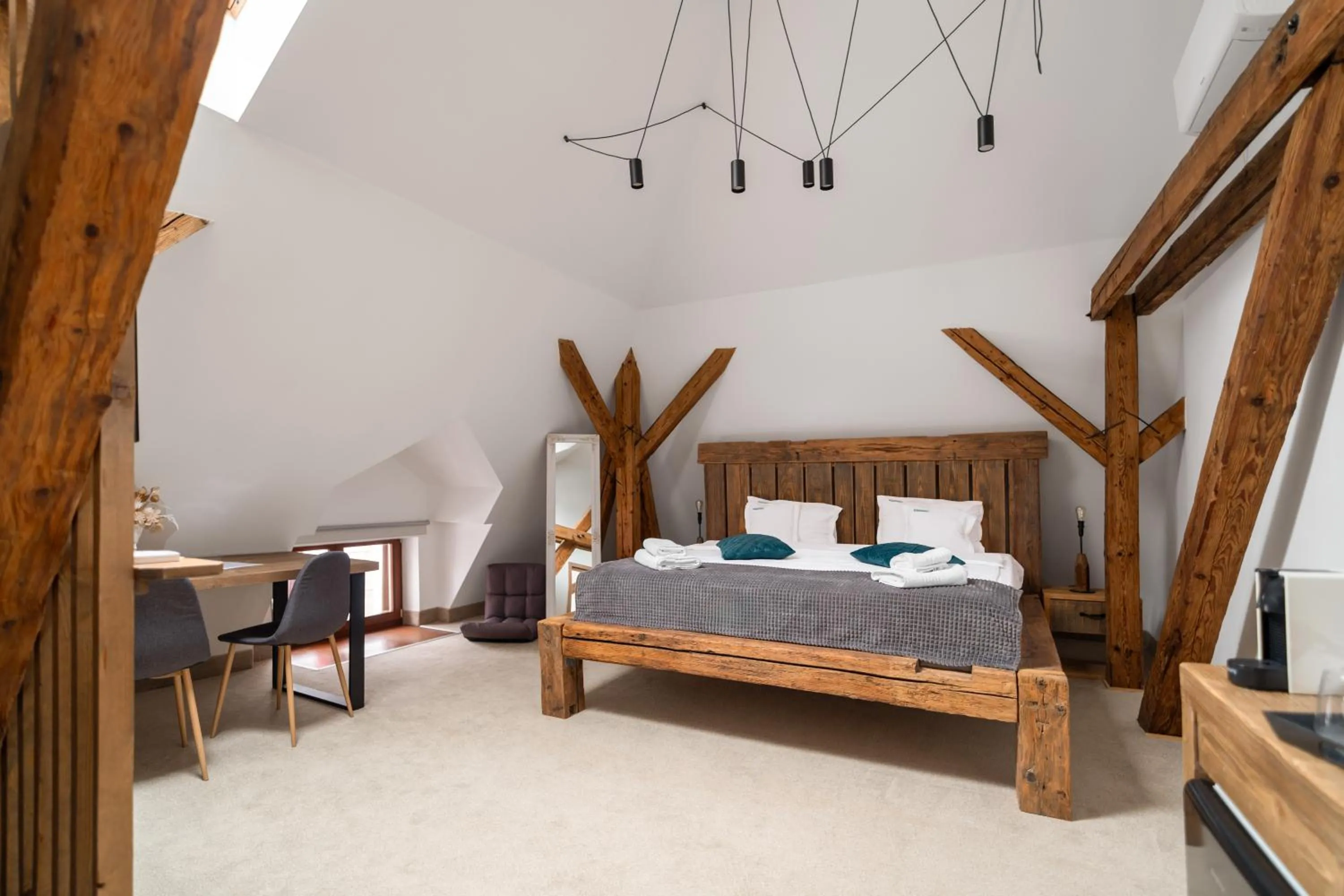 Bed in Wanderer Sighisoara