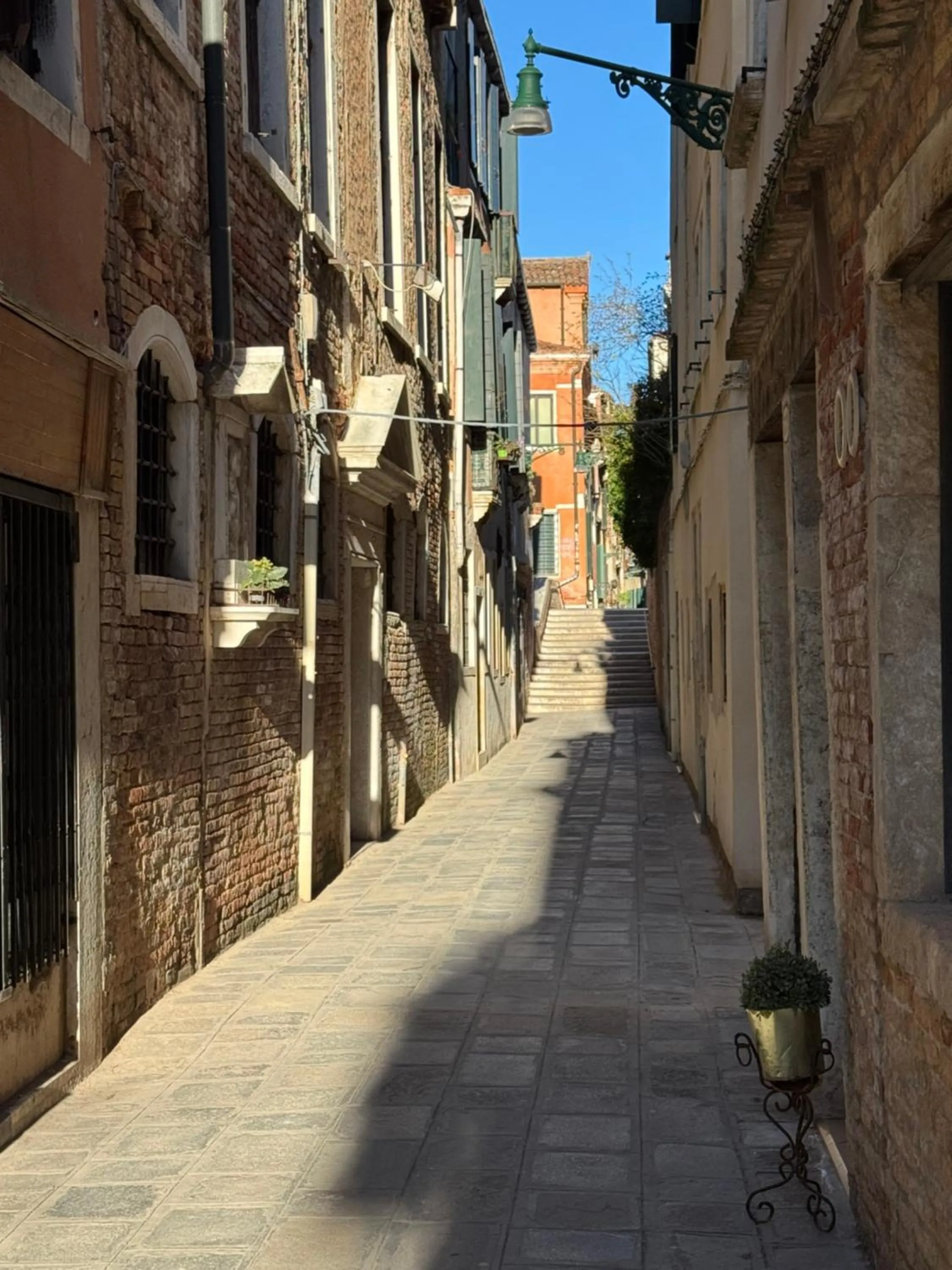Neighbourhood in Harry's Canal View