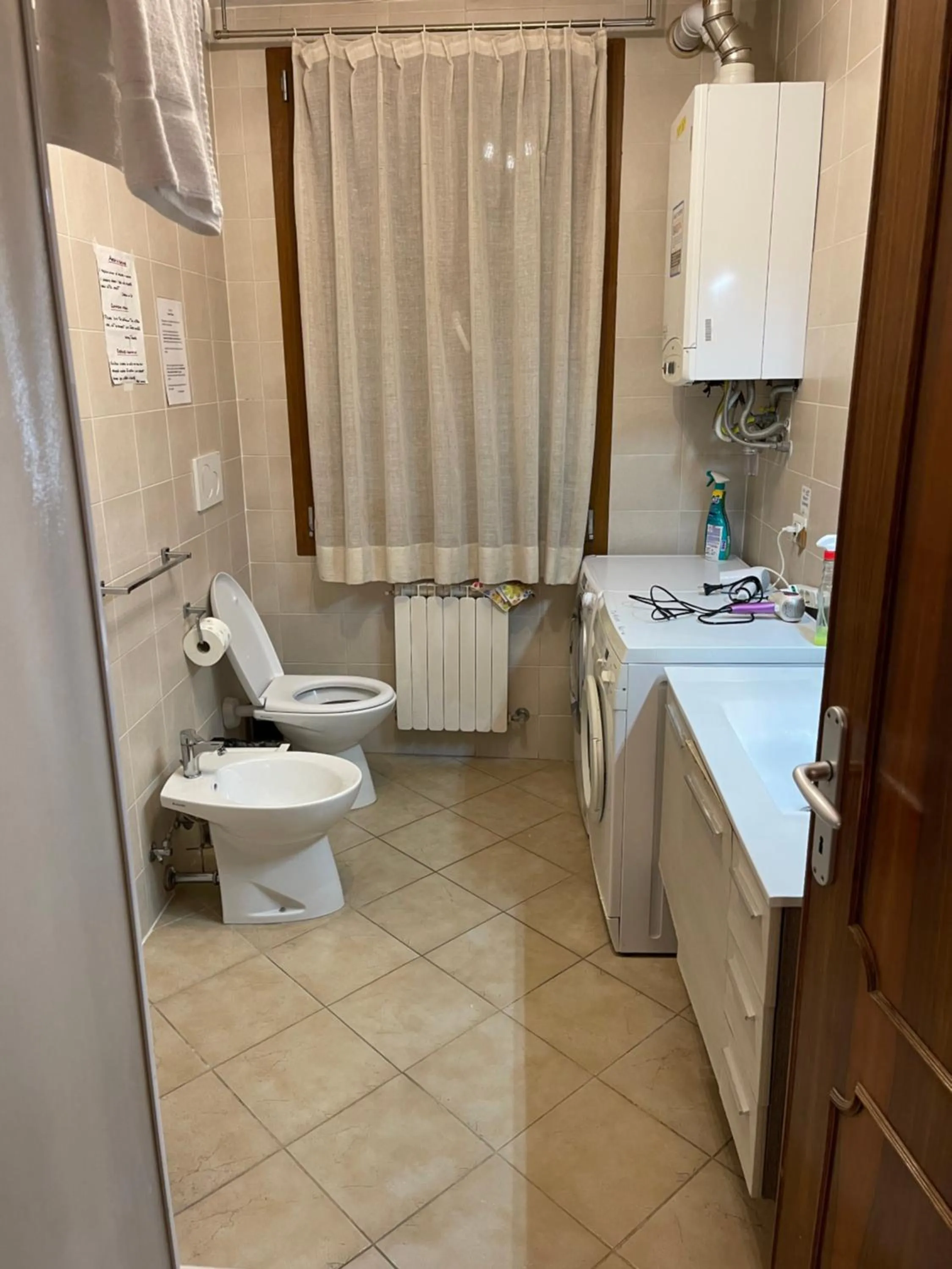 Bathroom in Harry's Canal View