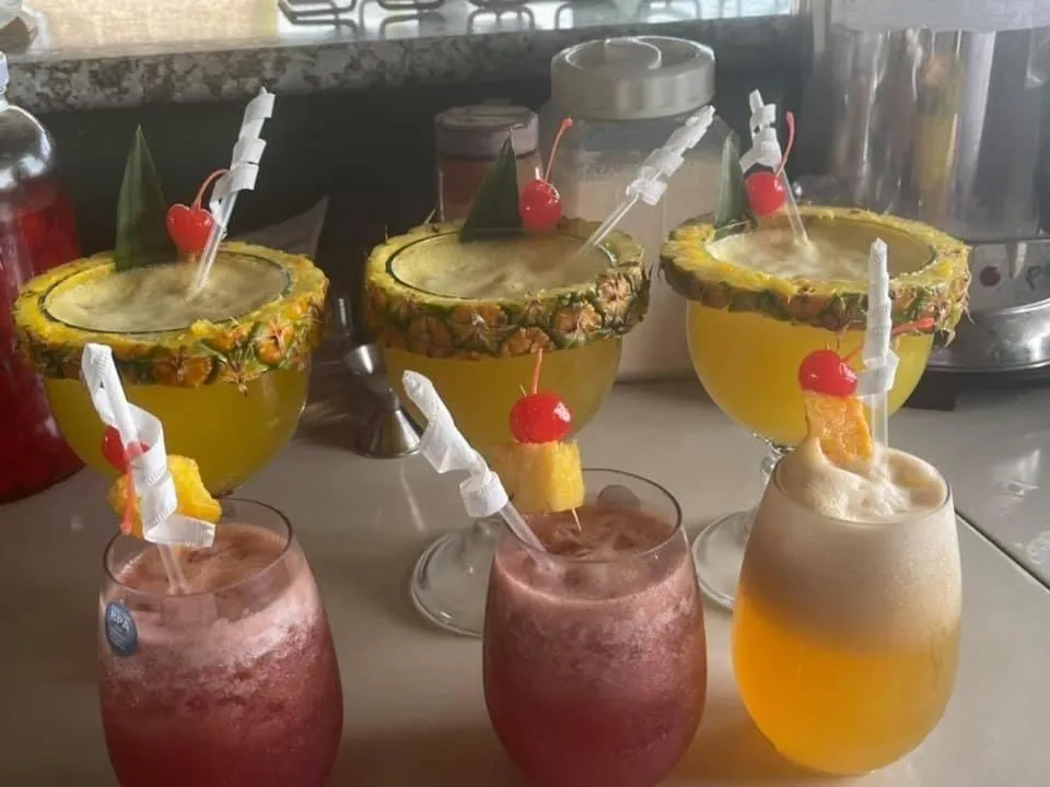 Drinks in Sambo Mambo Beach Hotel