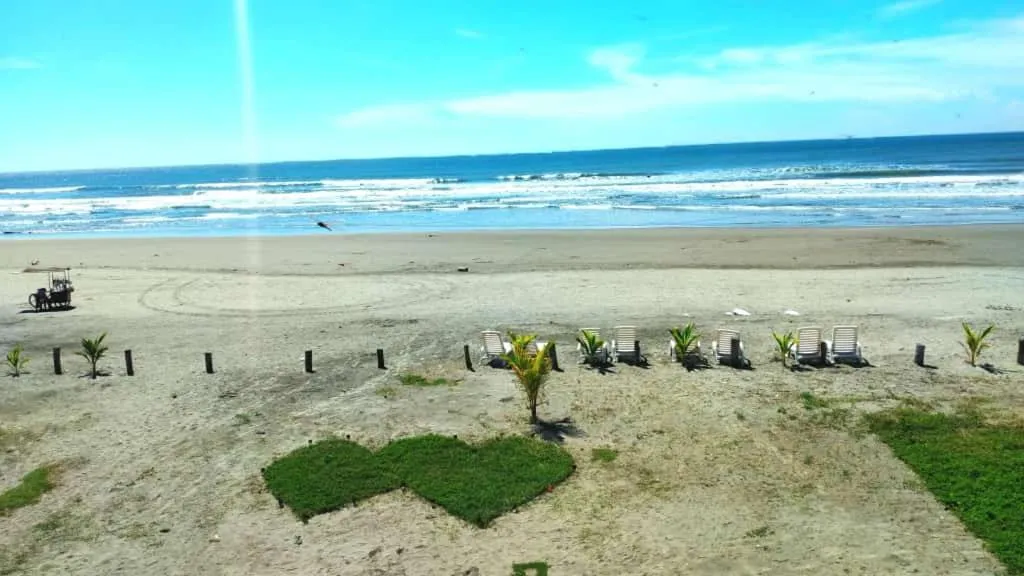 Beach in Sambo Mambo Beach Hotel