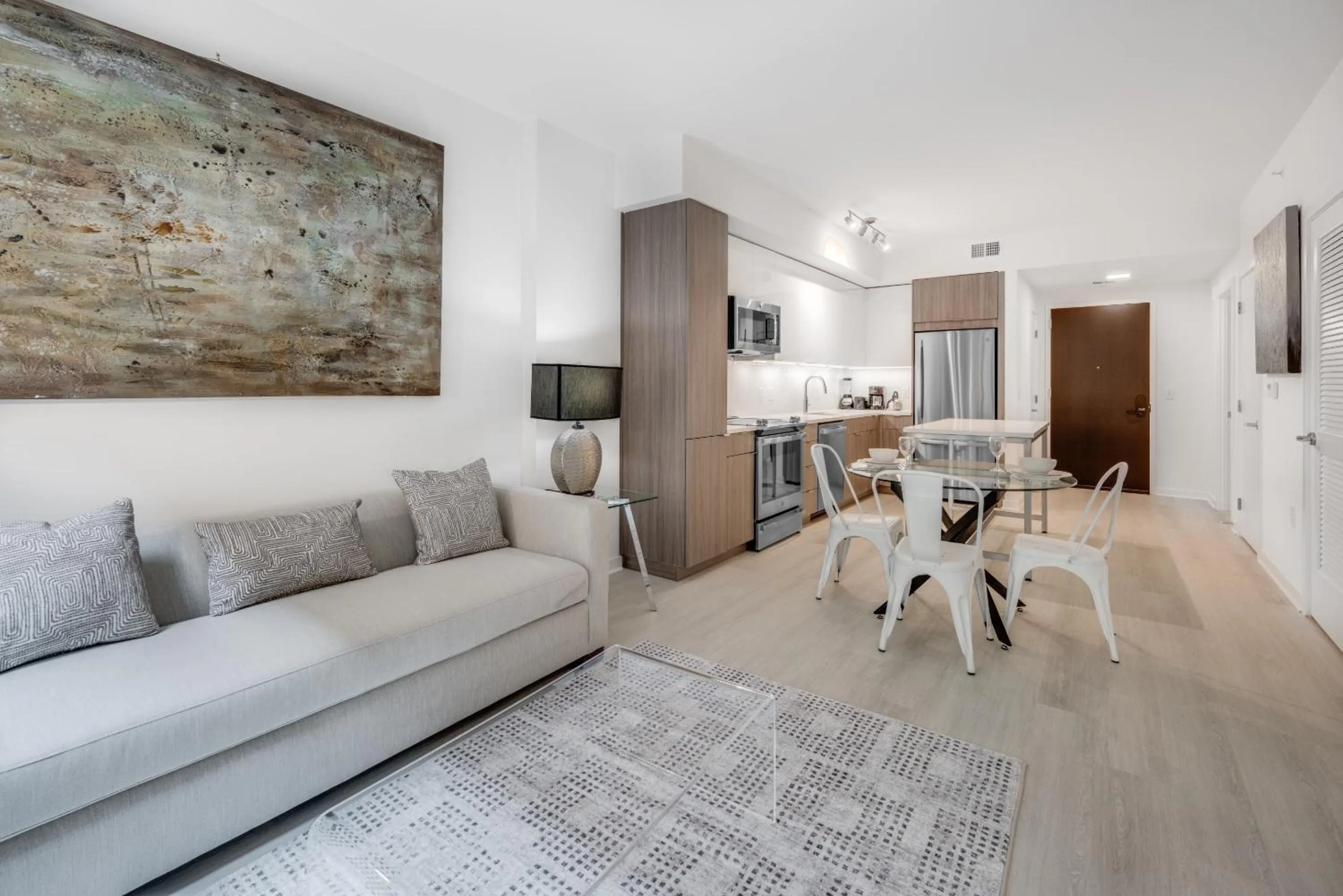 Kitchen or kitchenette in Global Luxury Suites at Capitol Hill