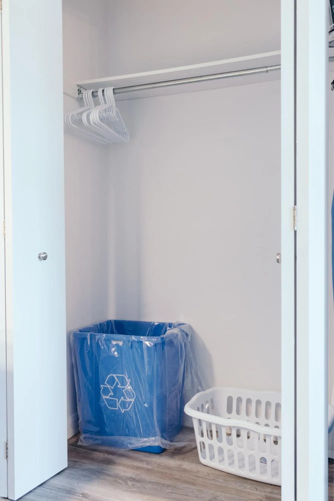 wardrobe in Le Contemporain