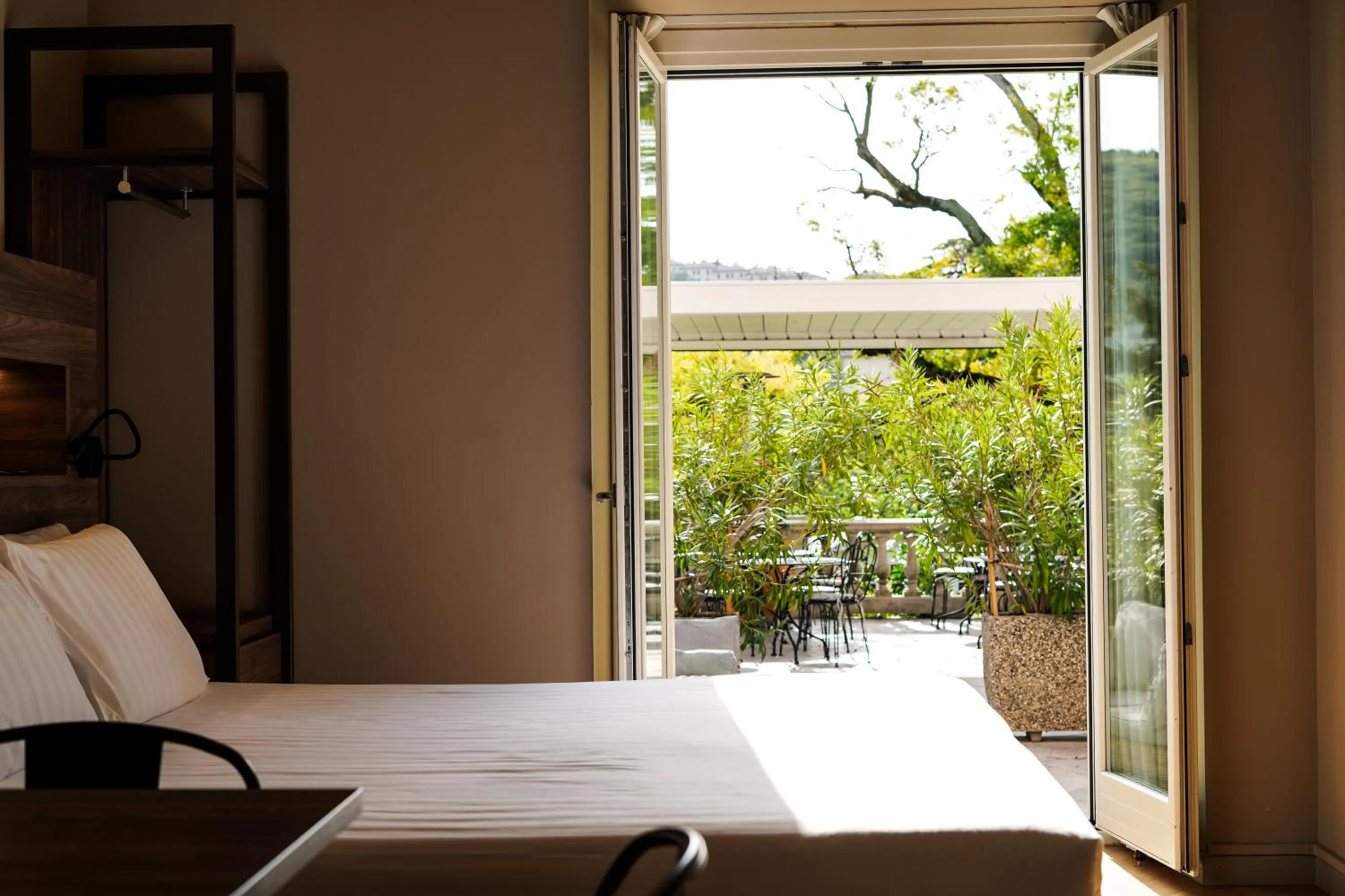 Patio, Bed in Residence Villa Bottacin