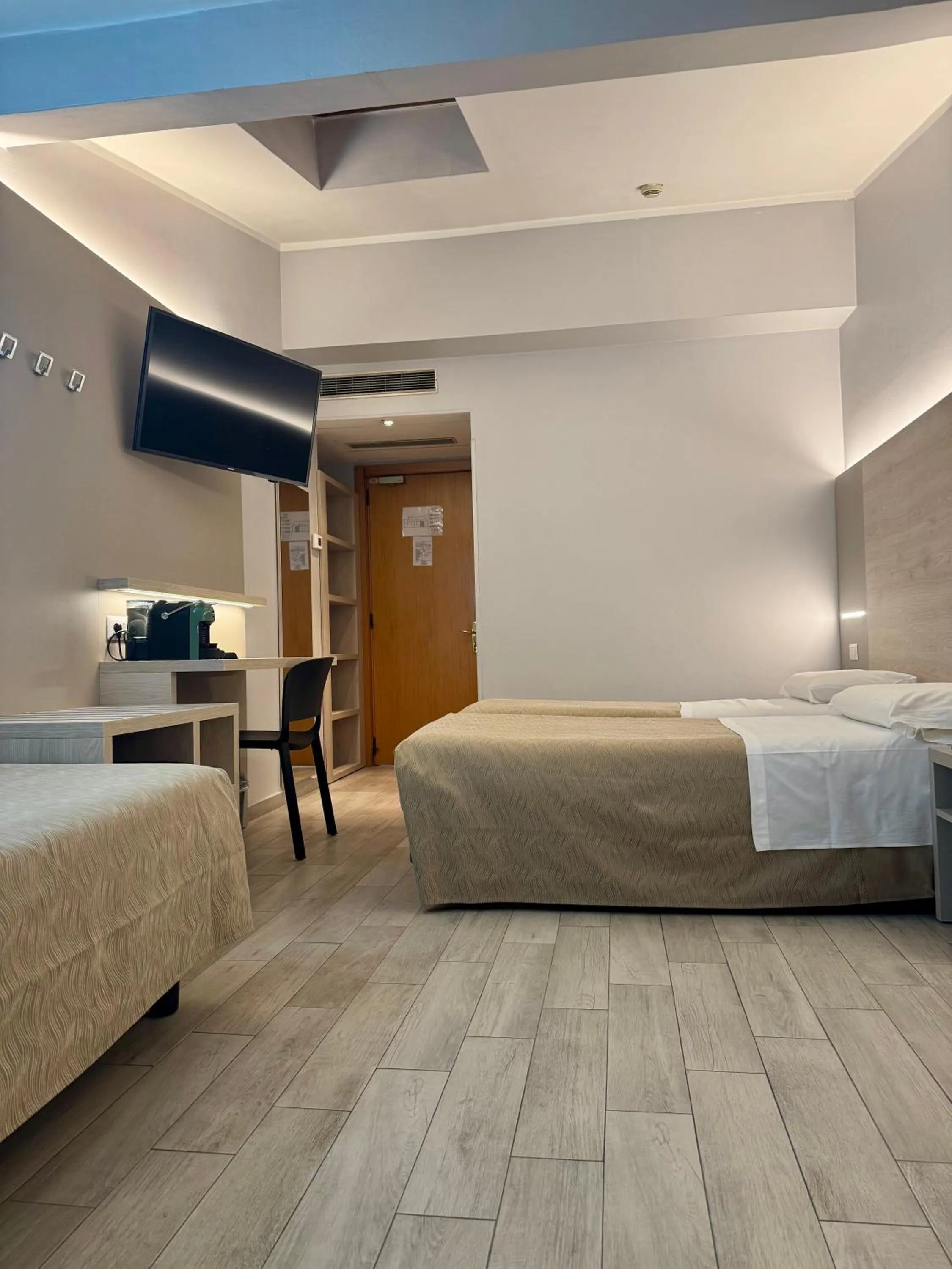 Photo of the whole room, Bed in Hotel Miramonti