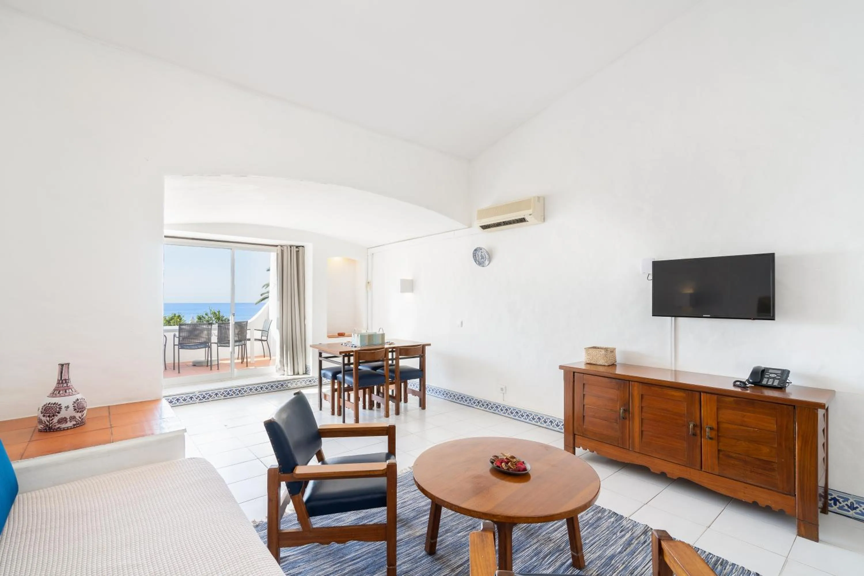 TV and multimedia in Apartamentos Borda D´Agua