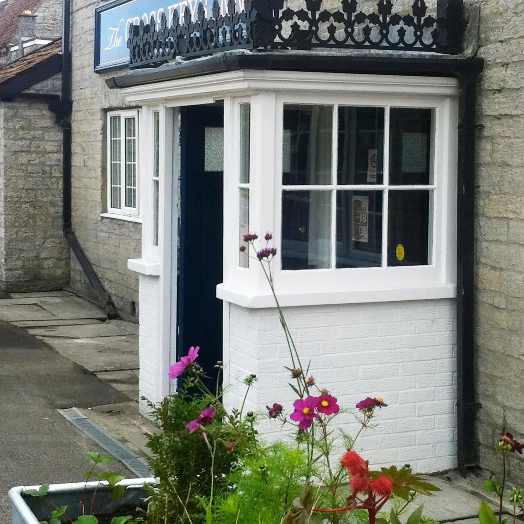 Facade/entrance in Cross Keys Inn Facade/entrance in Cross Keys Inn