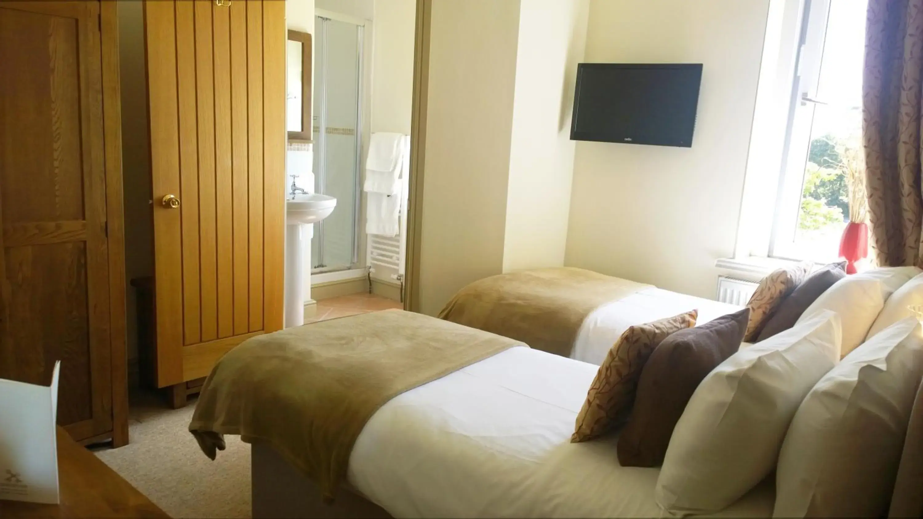 Day, Bed in Cross Keys Inn Day, Bed in Cross Keys Inn