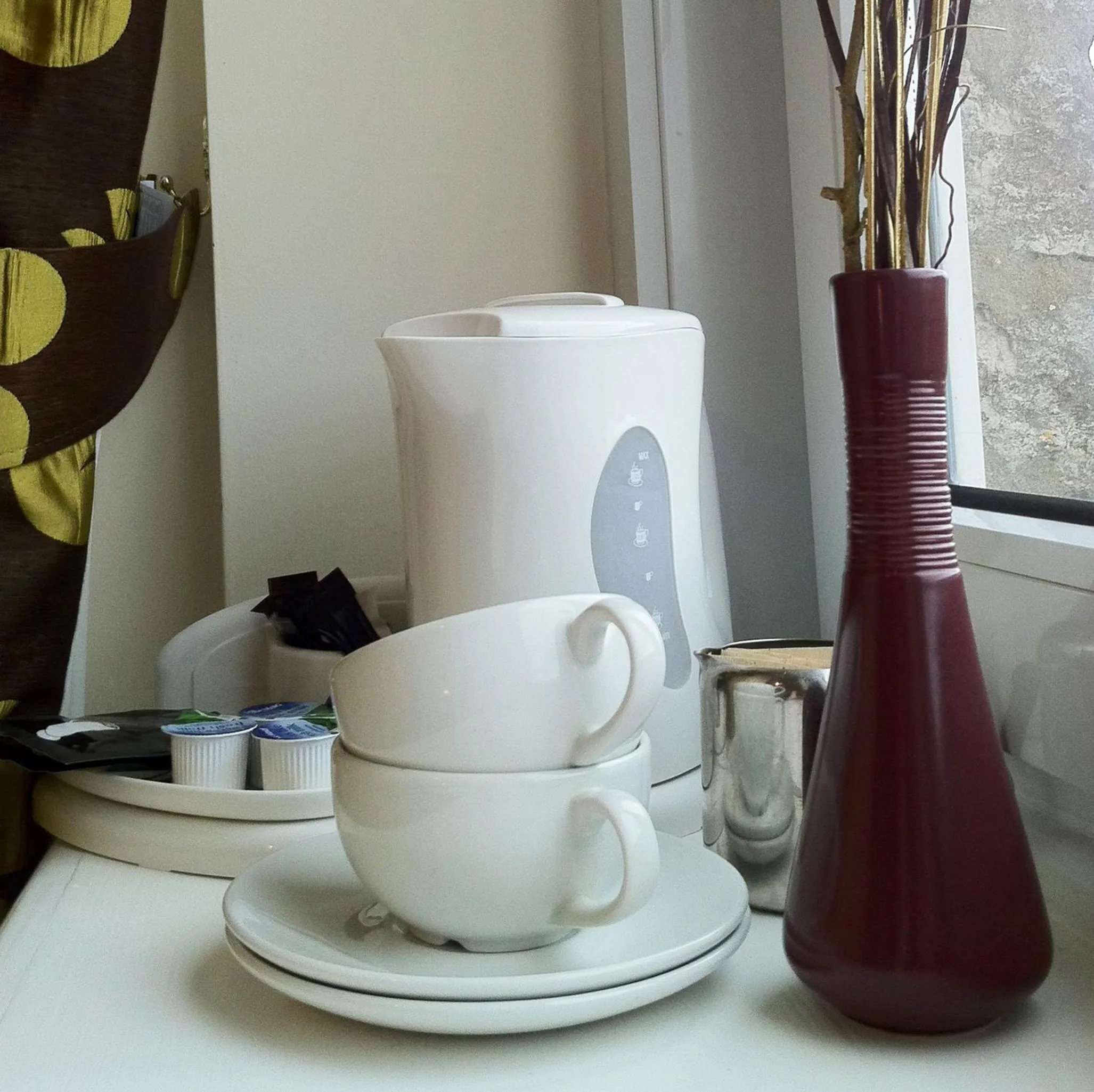 Coffee/tea facilities in Cross Keys Inn