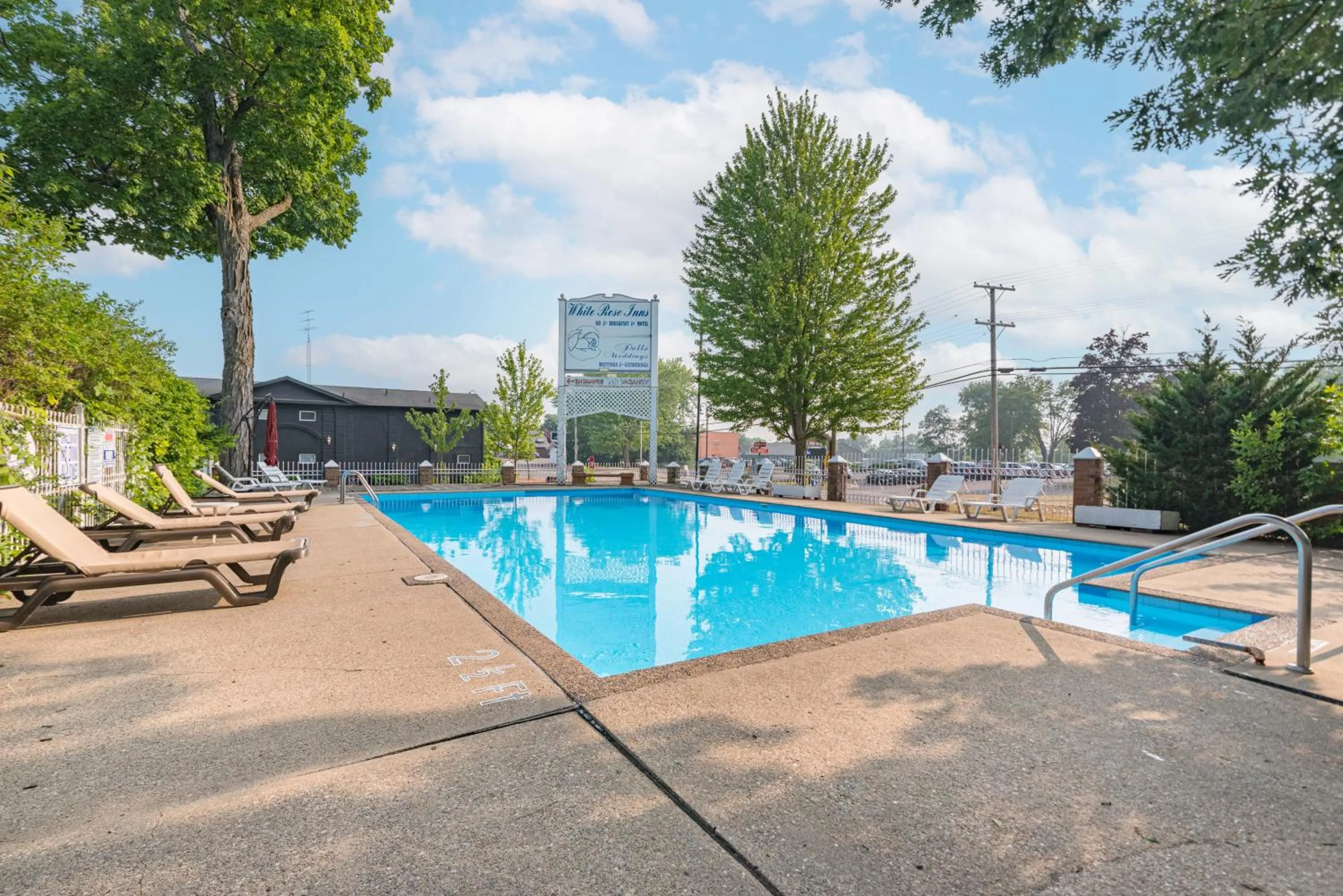 Pool view in White Rose Inns & Motel