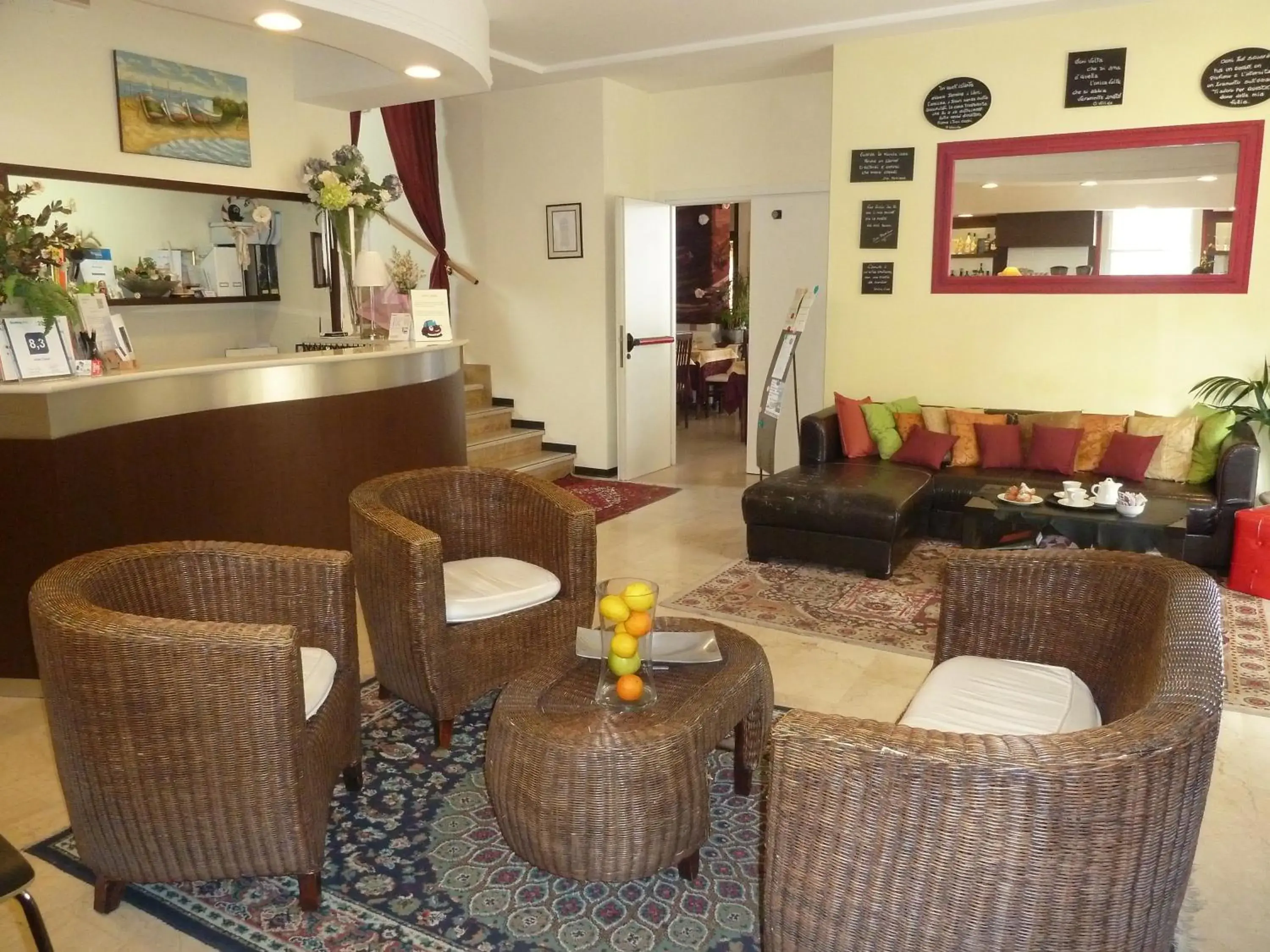 Lobby or reception in Hotel Crosal Lobby or reception in Hotel Crosal