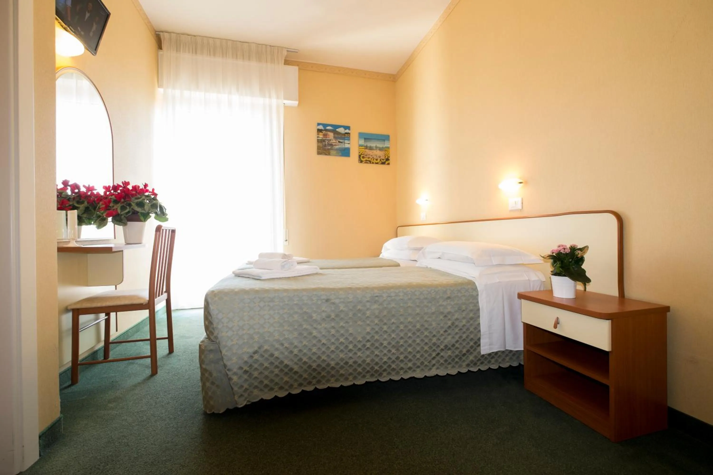 Day, Bed in Hotel Crosal