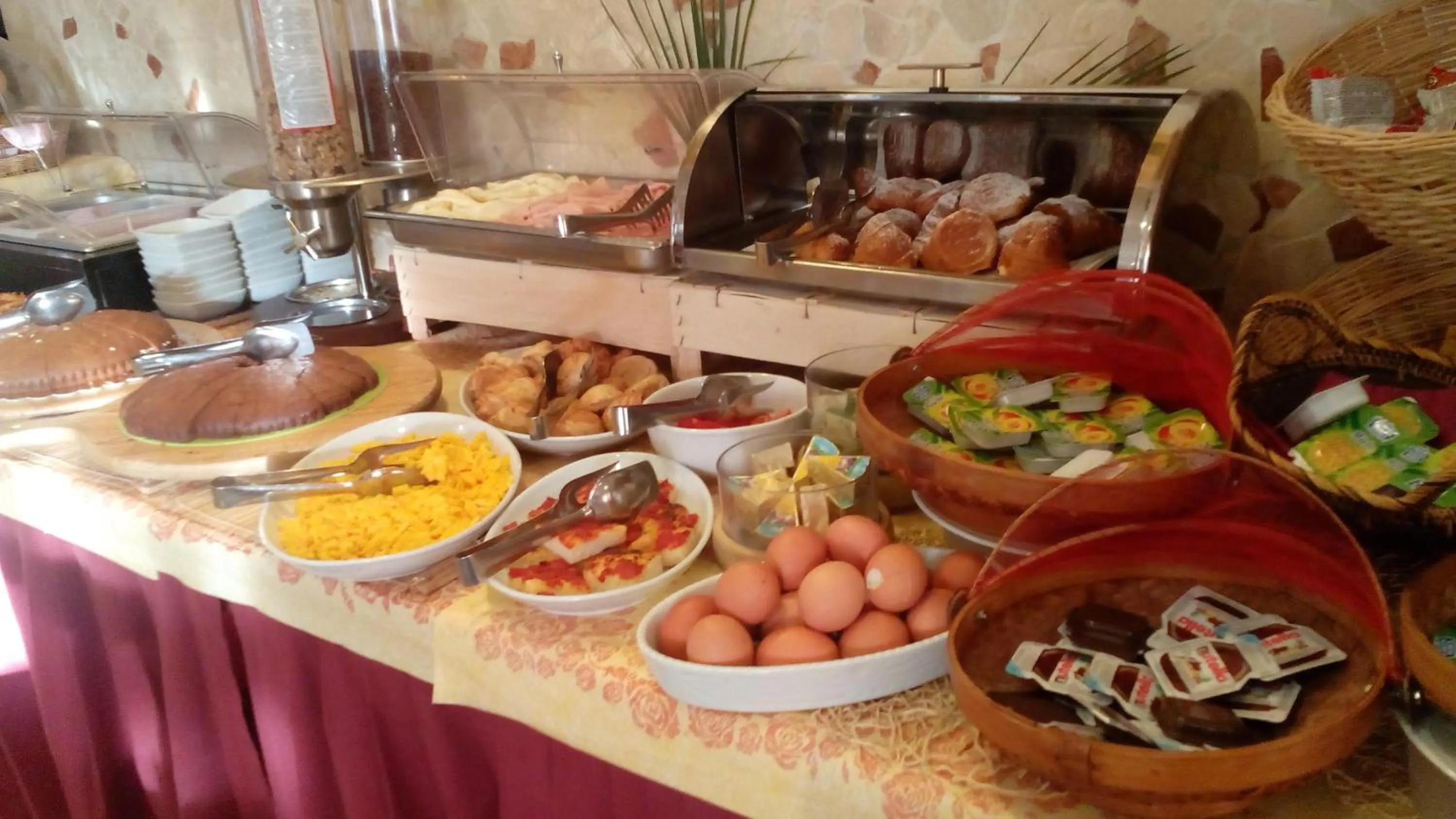 Food in Hotel Crosal