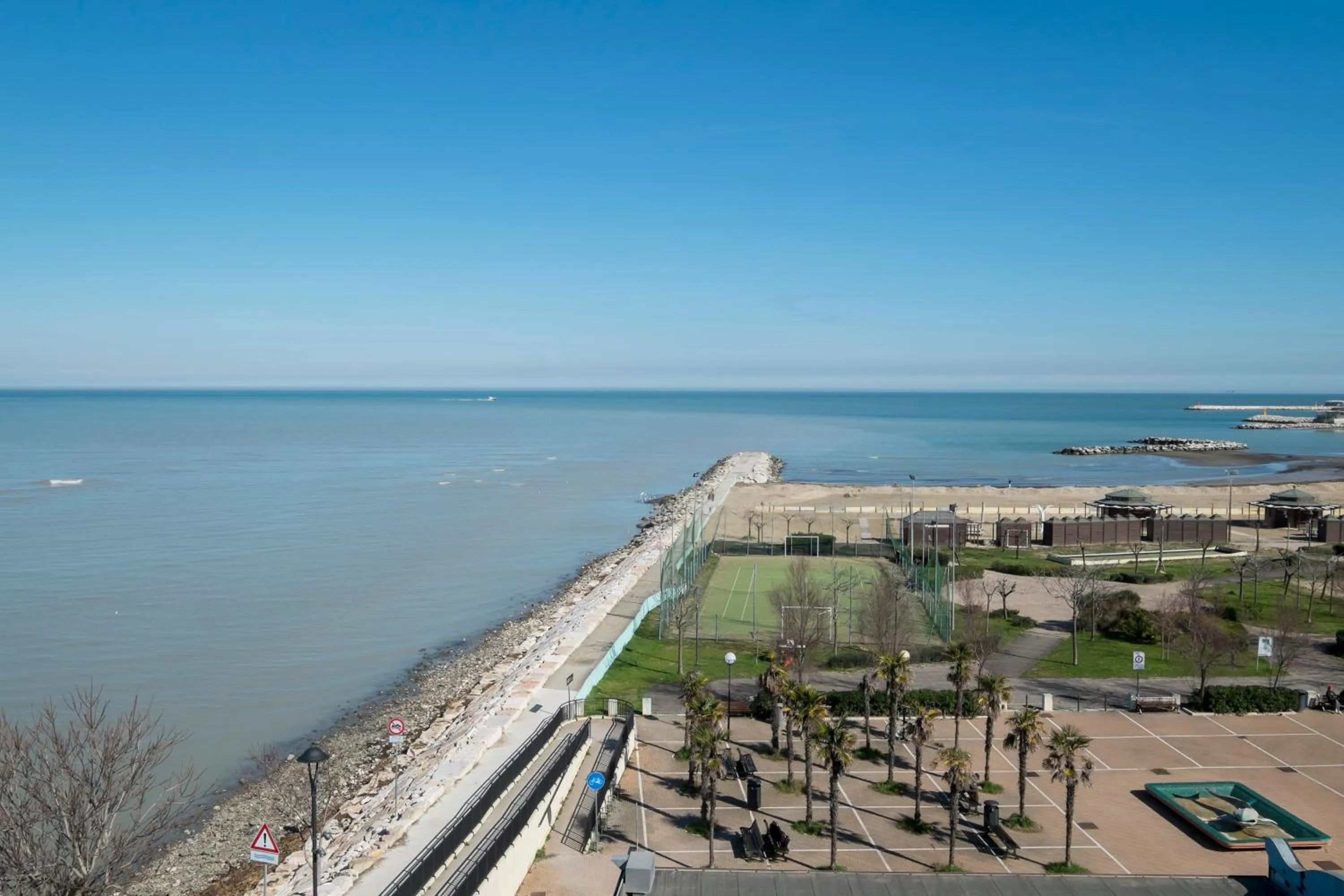Beach in Hotel Crosal