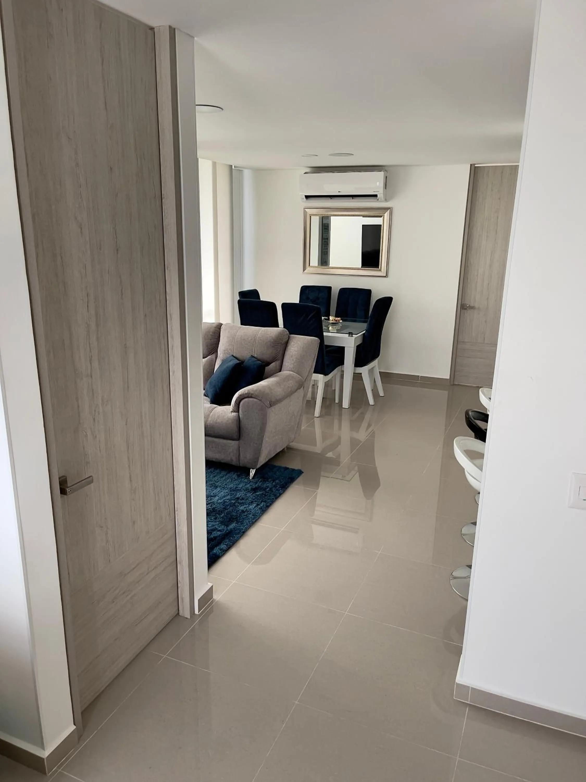 TV and multimedia in Moderno y cómodo apartamento en Puerta del Sol