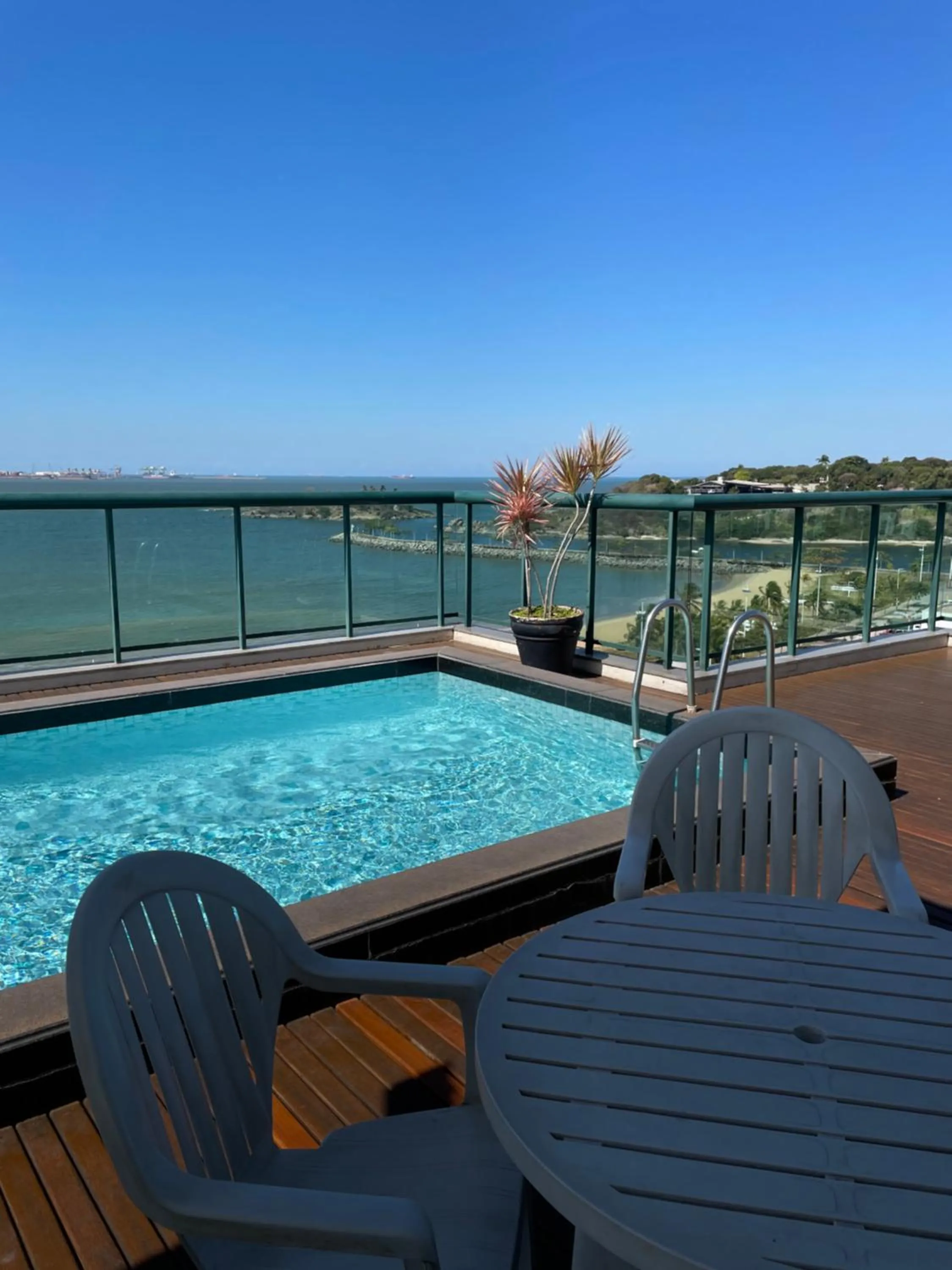 Swimming pool in Flat PRAIA Home Experience Dante Michelini