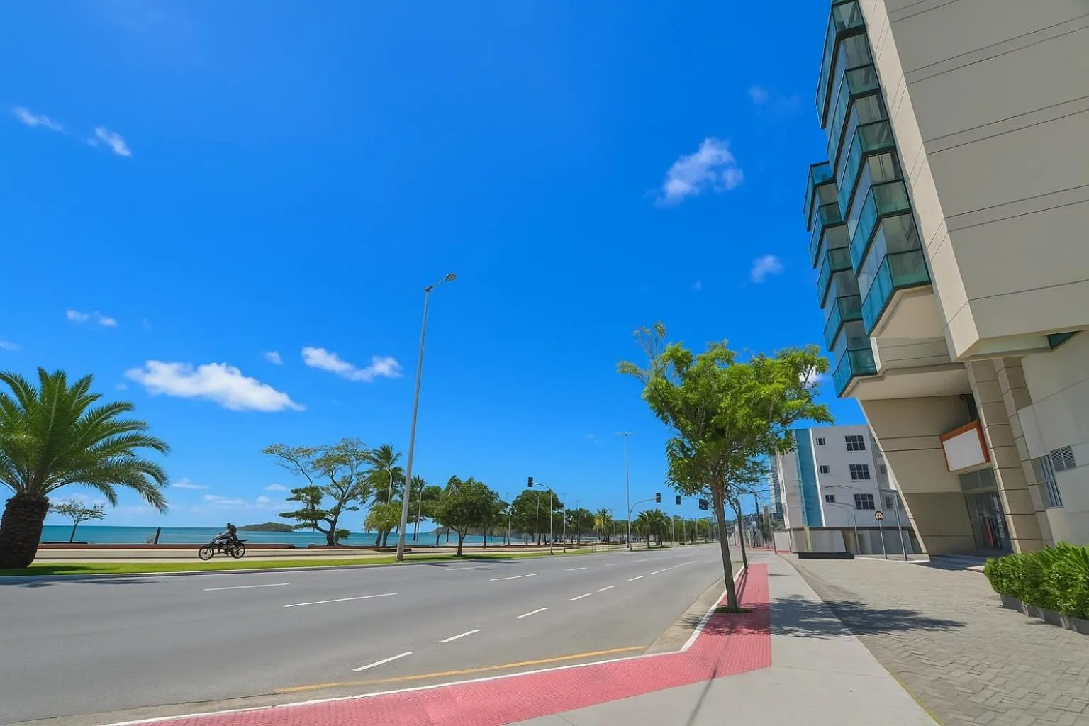 Property building in Flat PRAIA Home Experience Dante Michelini
