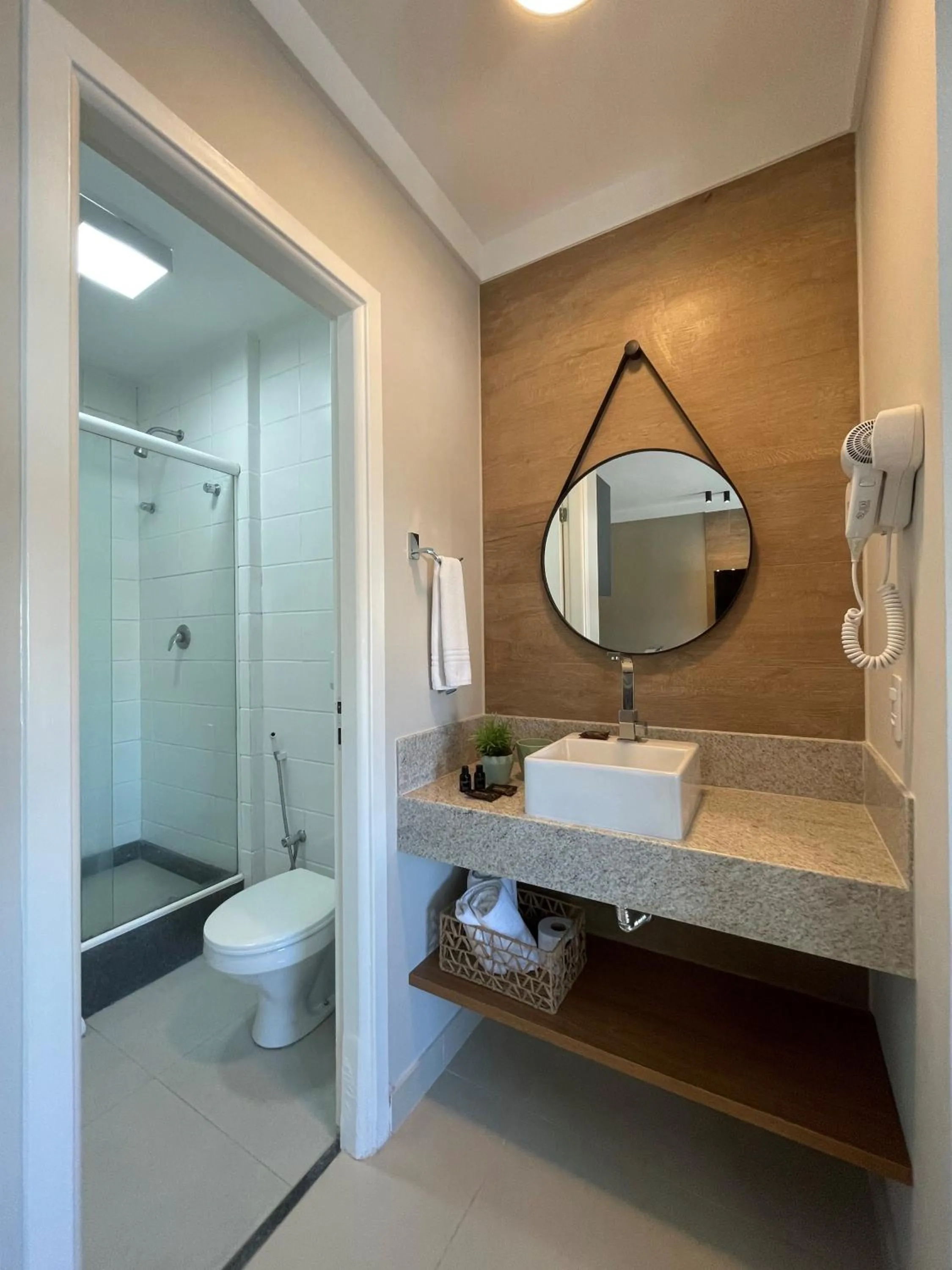 Bathroom in Flat PRAIA Home Experience Dante Michelini